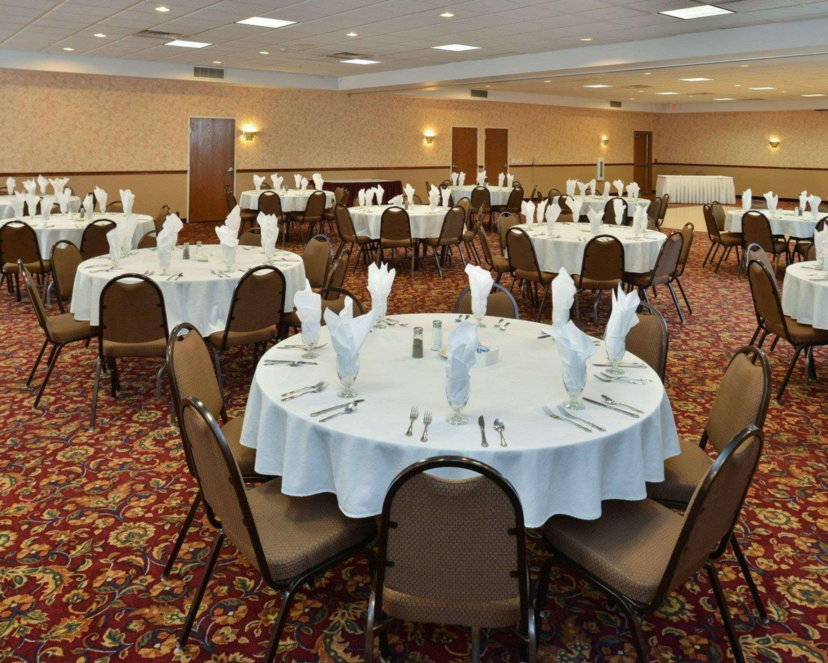 Centro de Negocios Quality Inn Suites Keokuk Area
