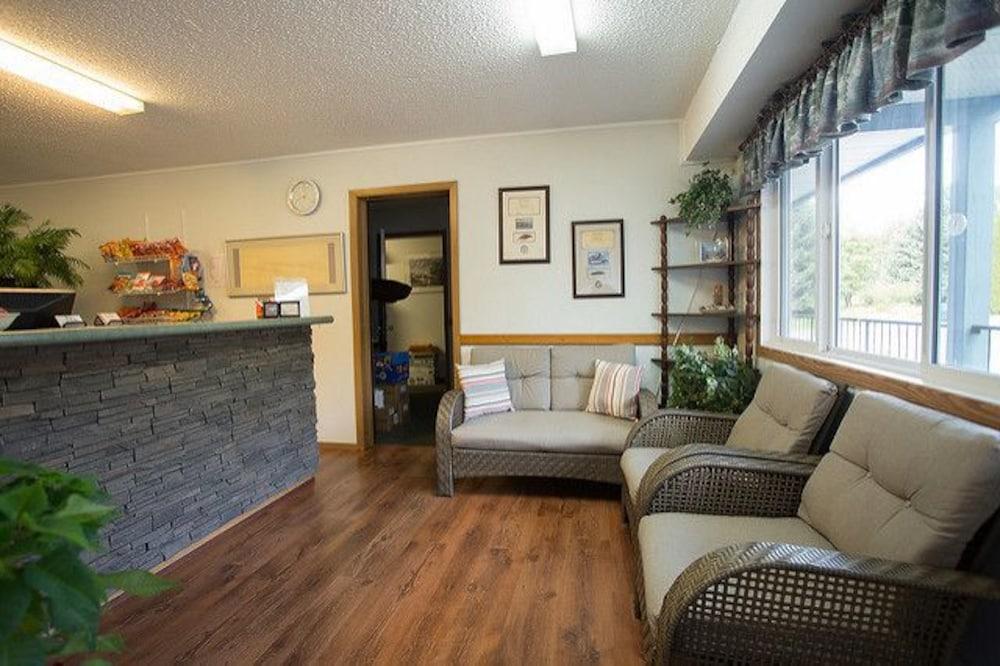 Vista Lobby Chalet Inn