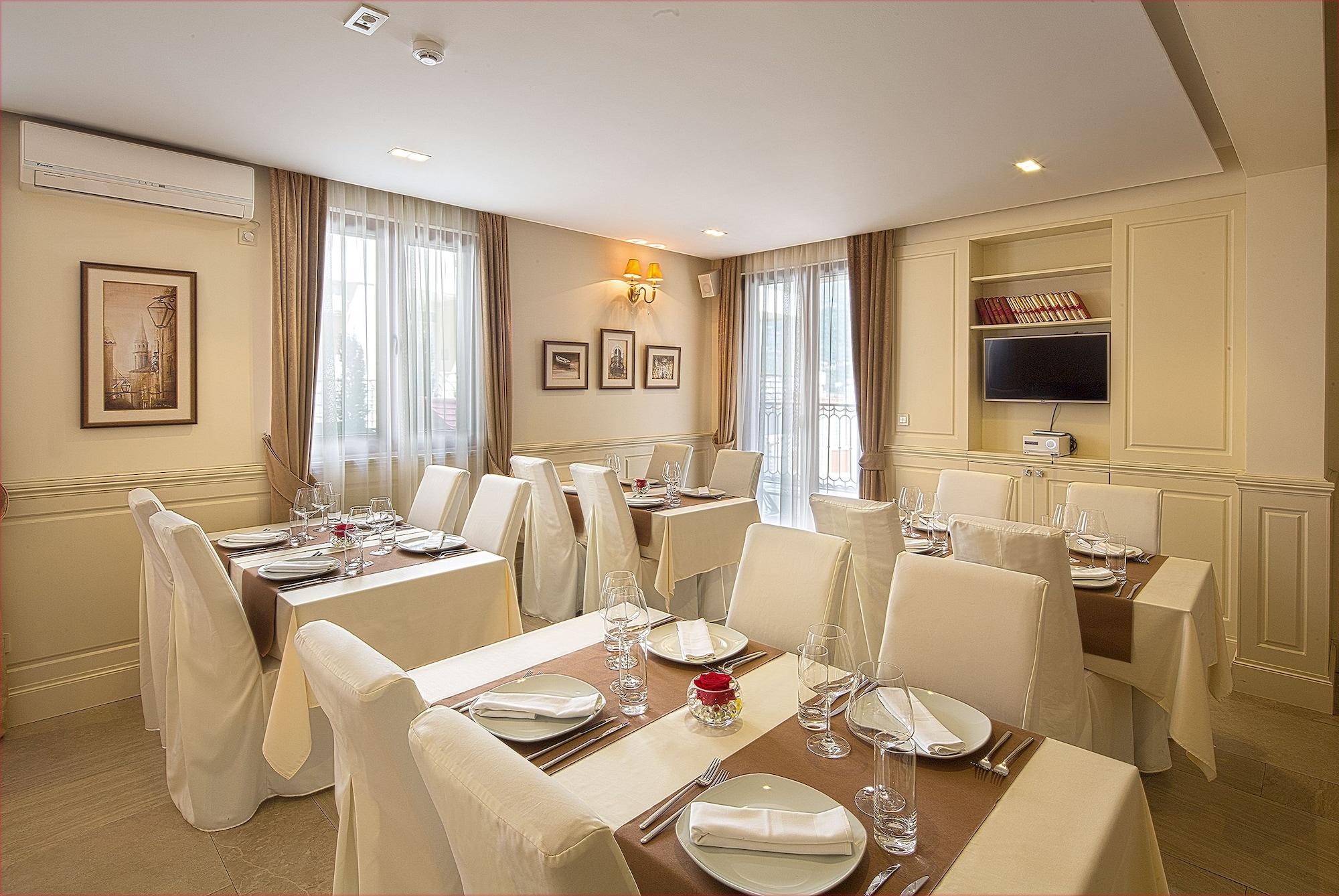 Restaurant Aparthotel Villa Aria