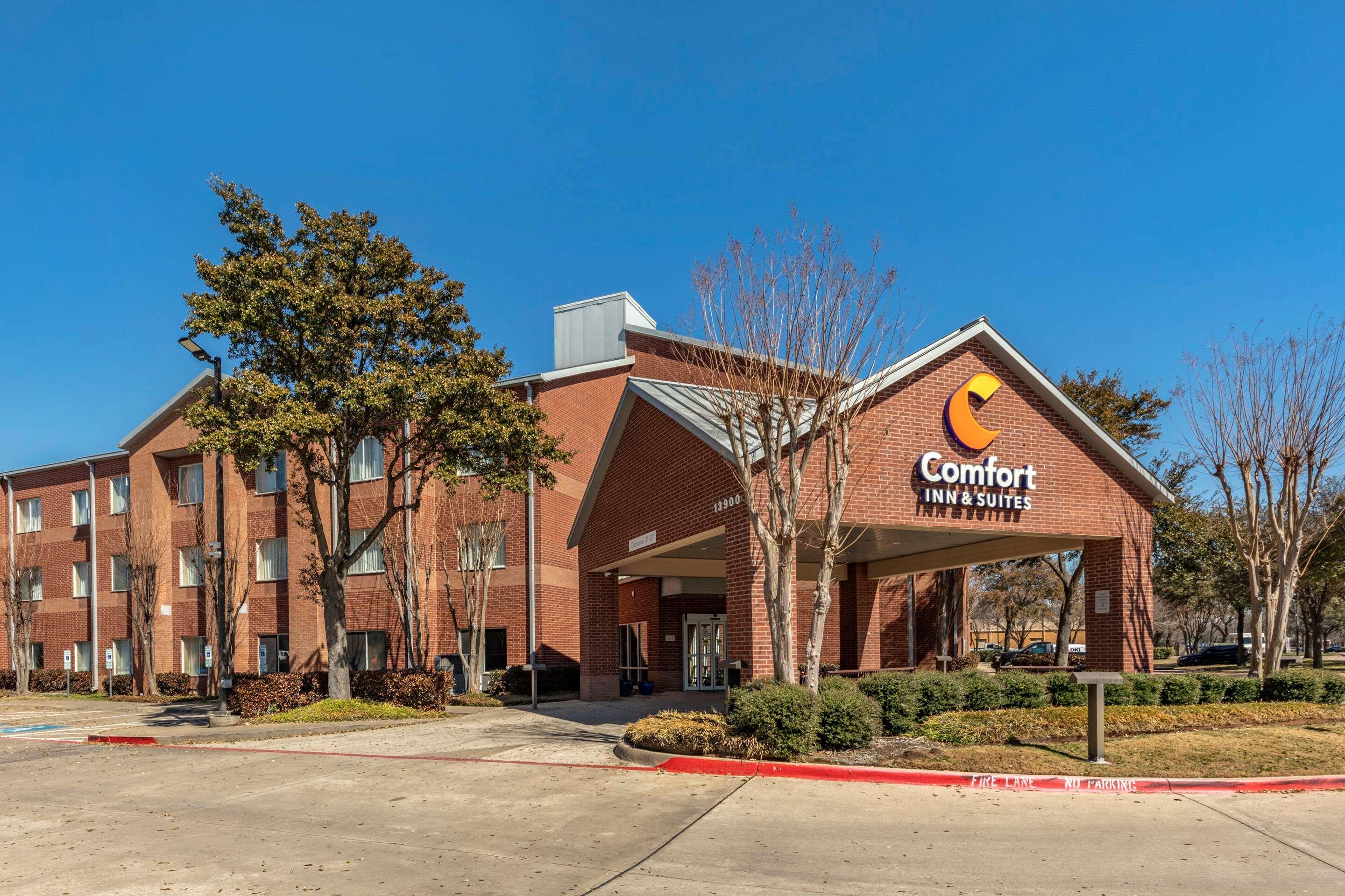 Vista Exterior Comfort Inn & Suites North Dallas - Addison