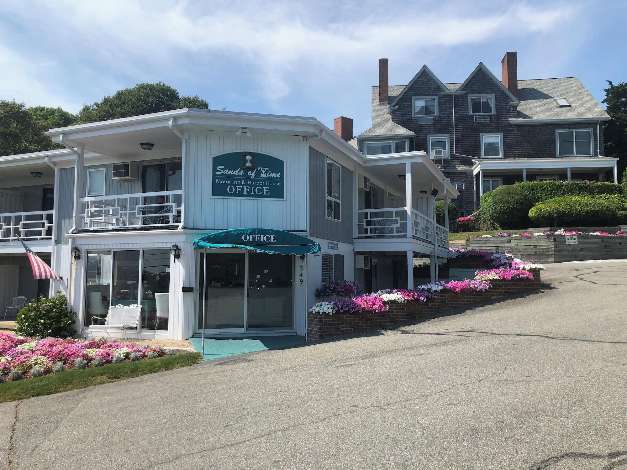 Varios Sands of Time Motor Inn & Harbor House