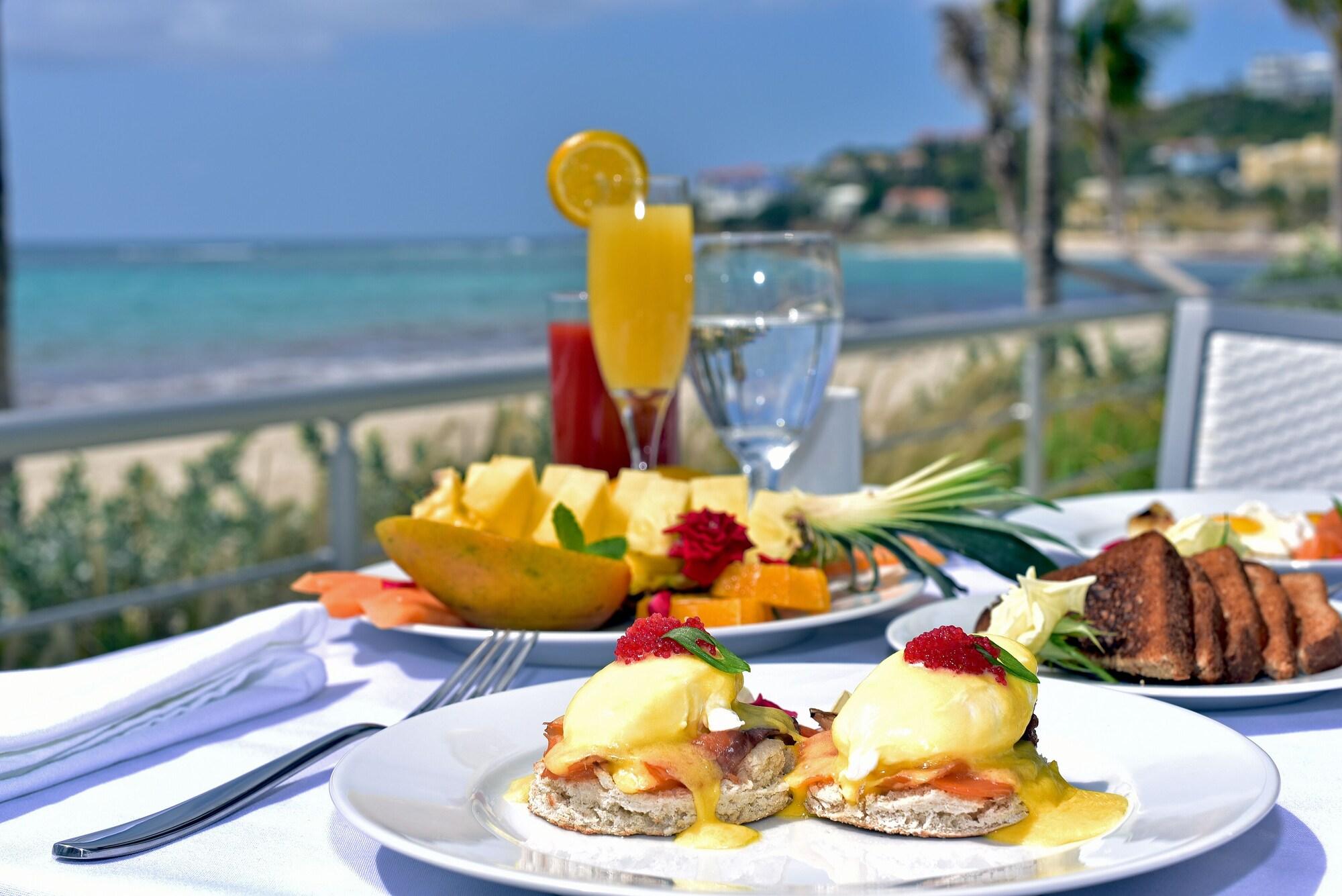 Restaurant Coral Beach Club Villas & Marina