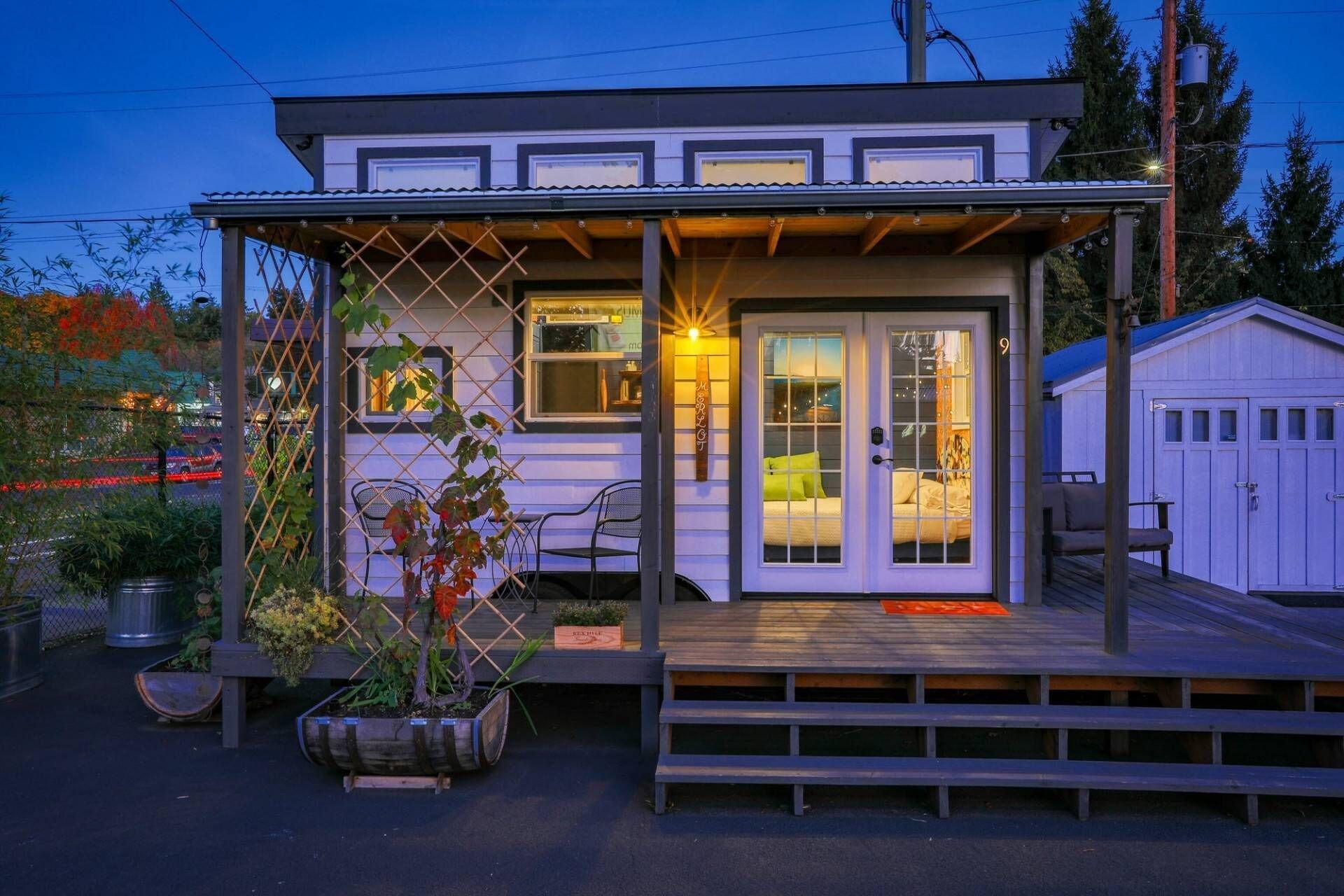 Vista Exterior Tiny Digs - Hotel of Tiny Houses