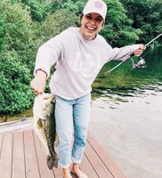 Alquiler Vacacional - Charming Antique Boathouse Located Directly On Long Pond.