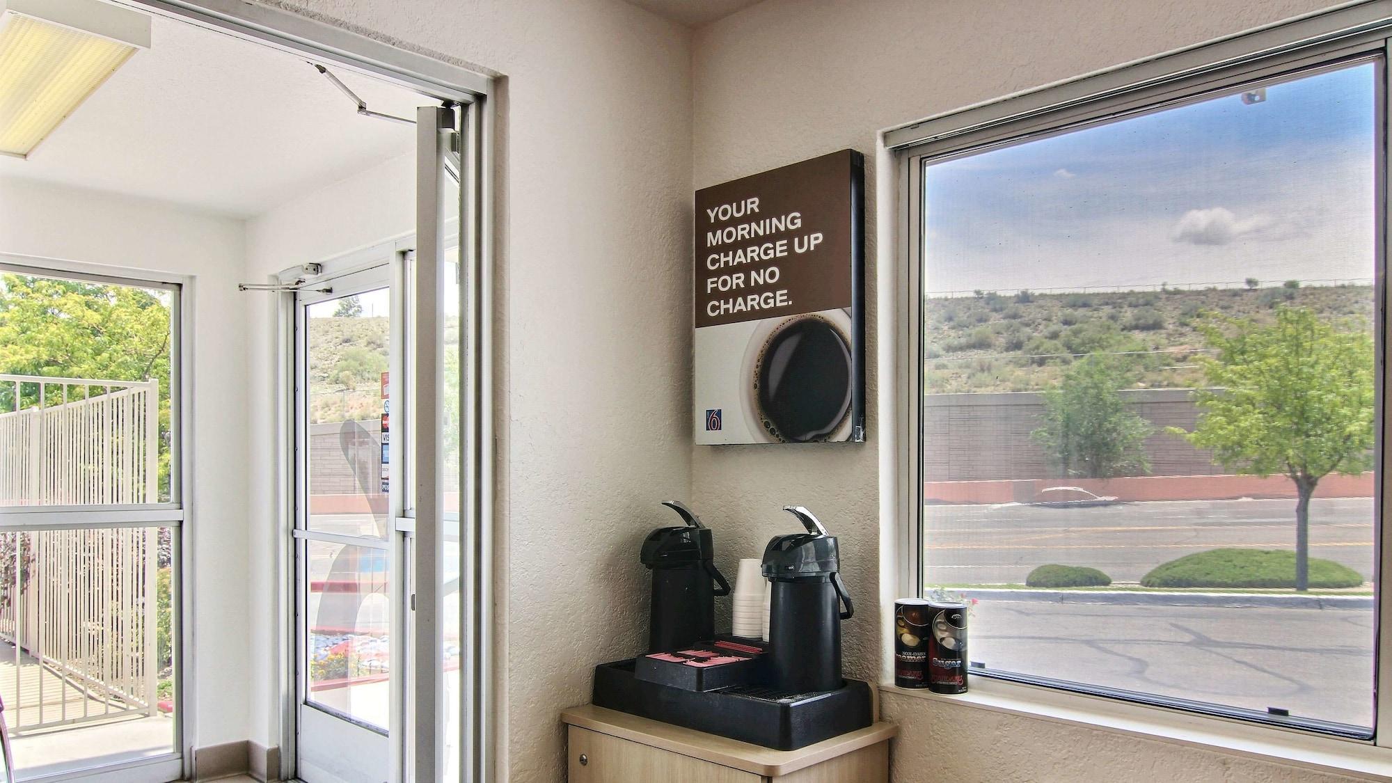 Restaurant Motel 6 Albuquerque, NM - Midtown
