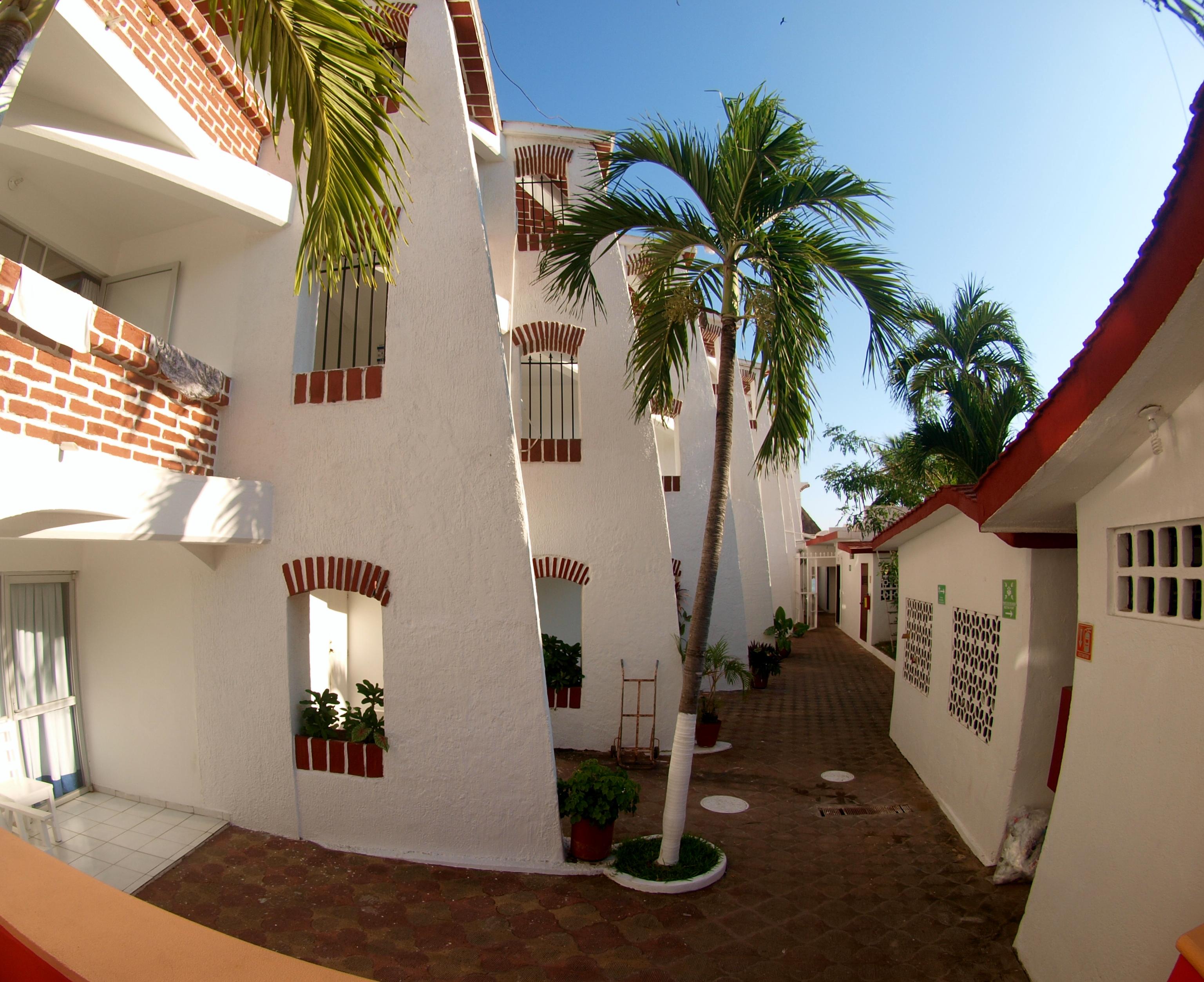 Vista Exterior Club Nautico El Dorado
