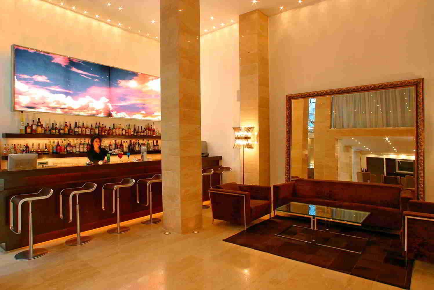 Bar/lounge The Alassia Hotel