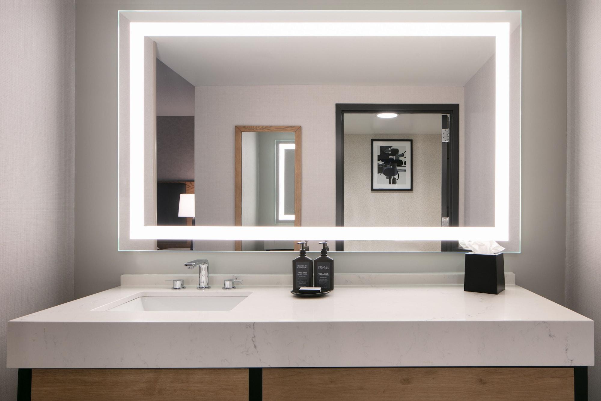 Habitación Sheraton Overland Park Hotel at the Convention Center