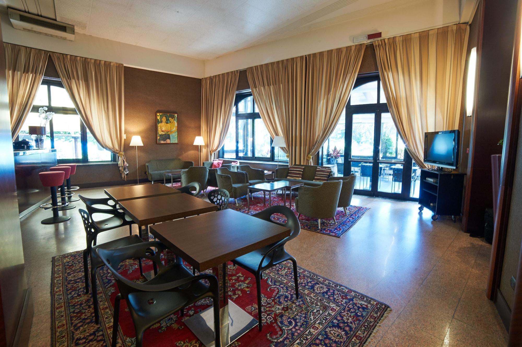 Bar/Salón Hotel Giardino