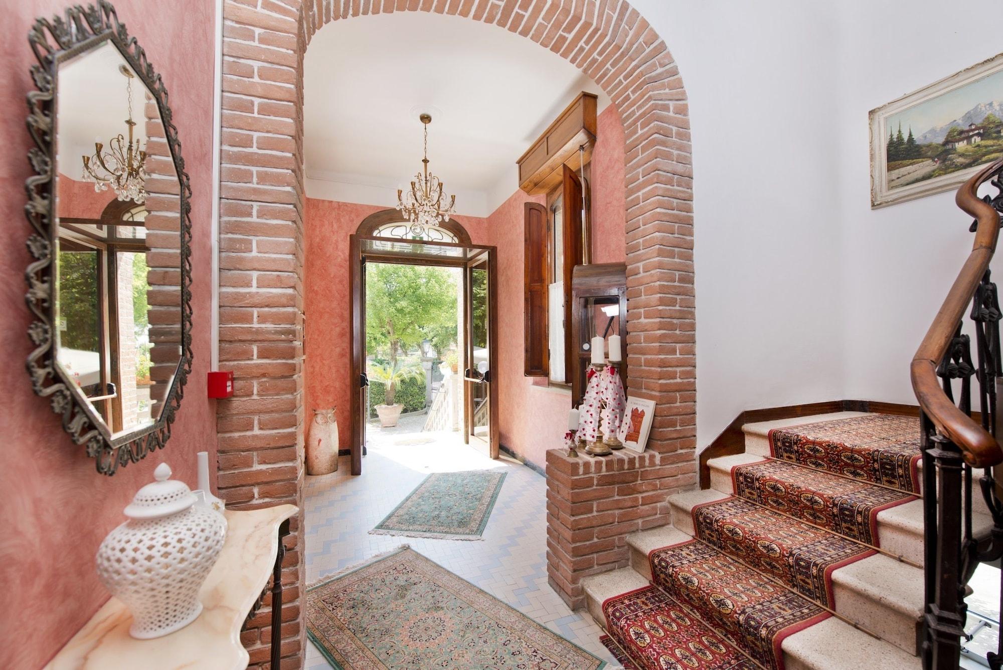 Varios Hotel Stefania