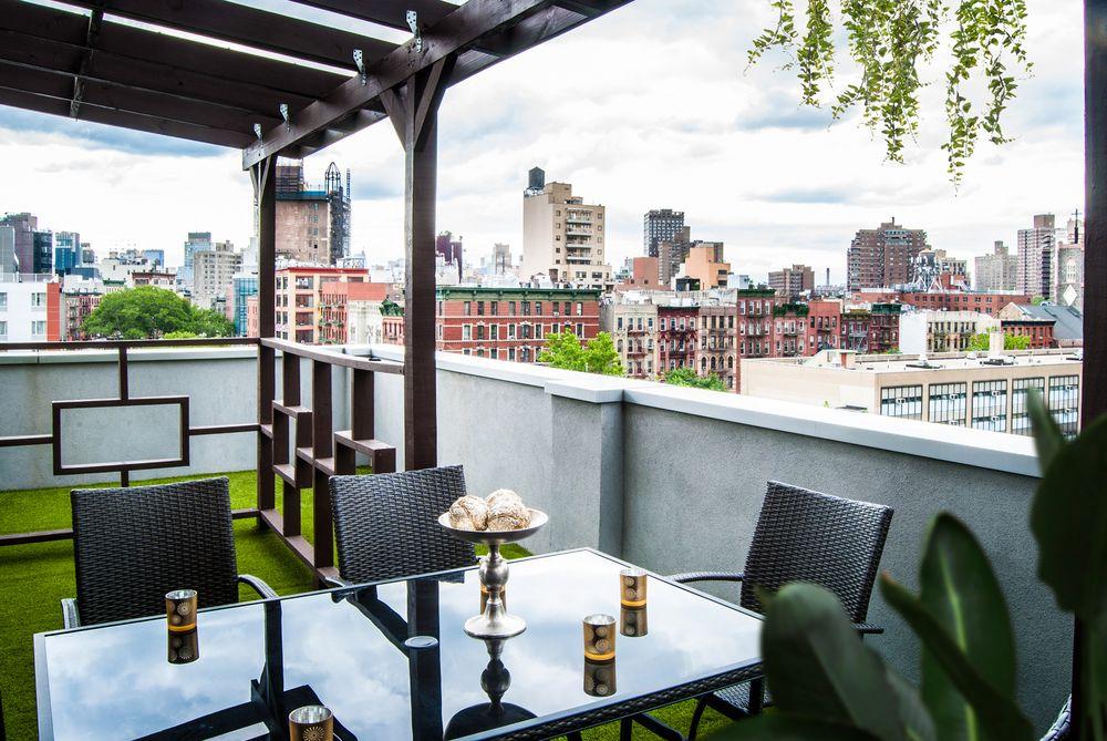 Varios Madison LES Hotel