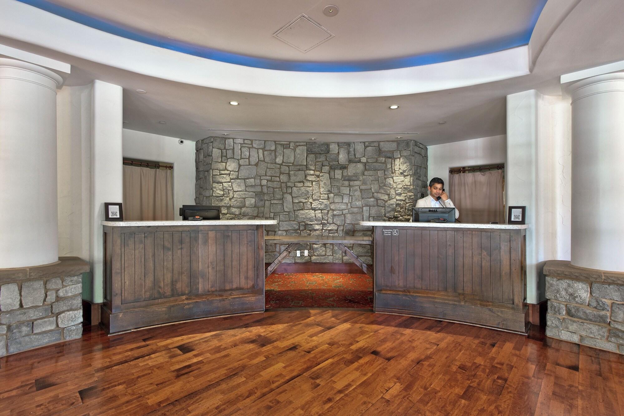 Vista Lobby Hotel Los Gatos