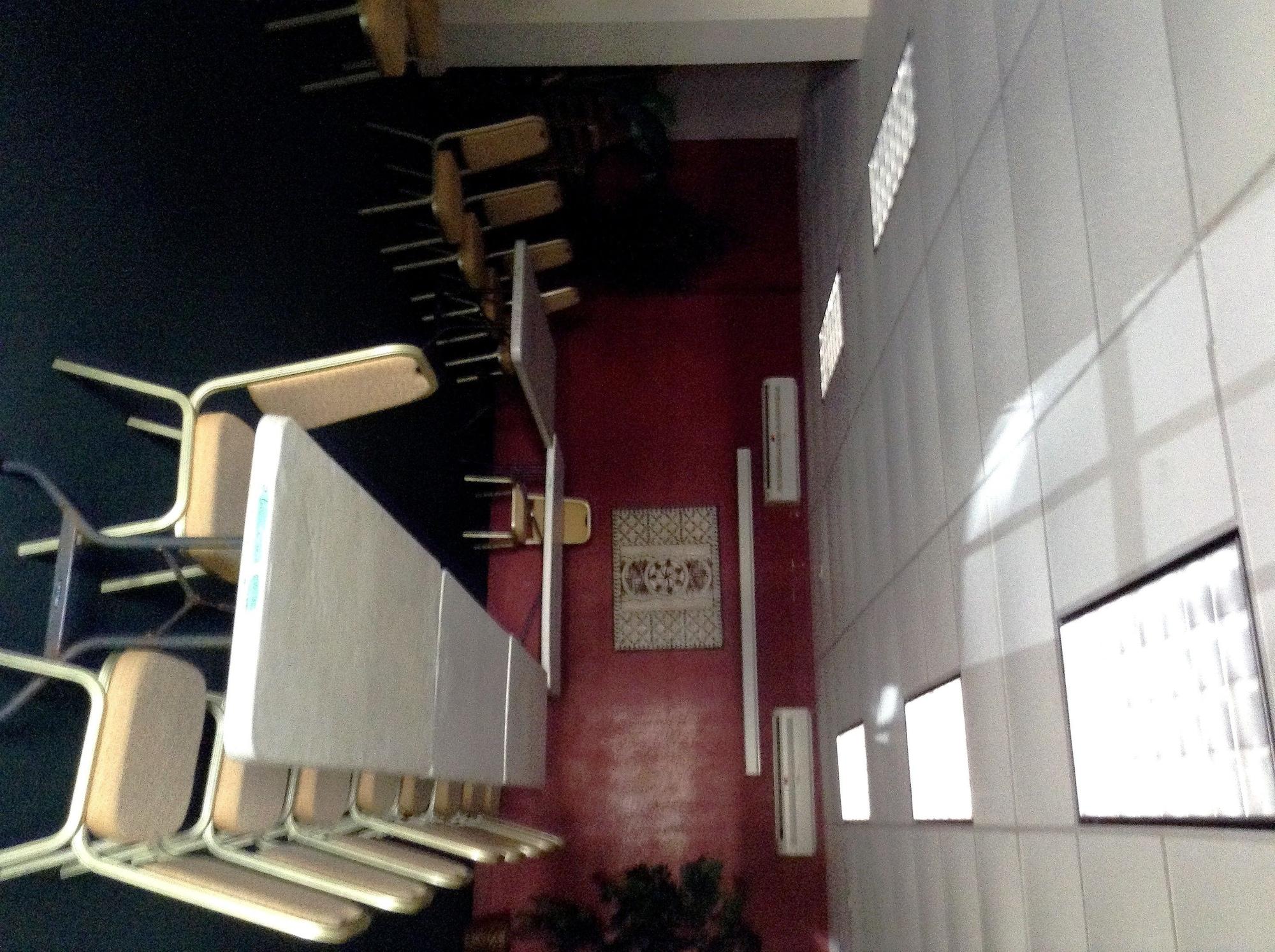 Sala de Reuniones Sadie Thompson Inn