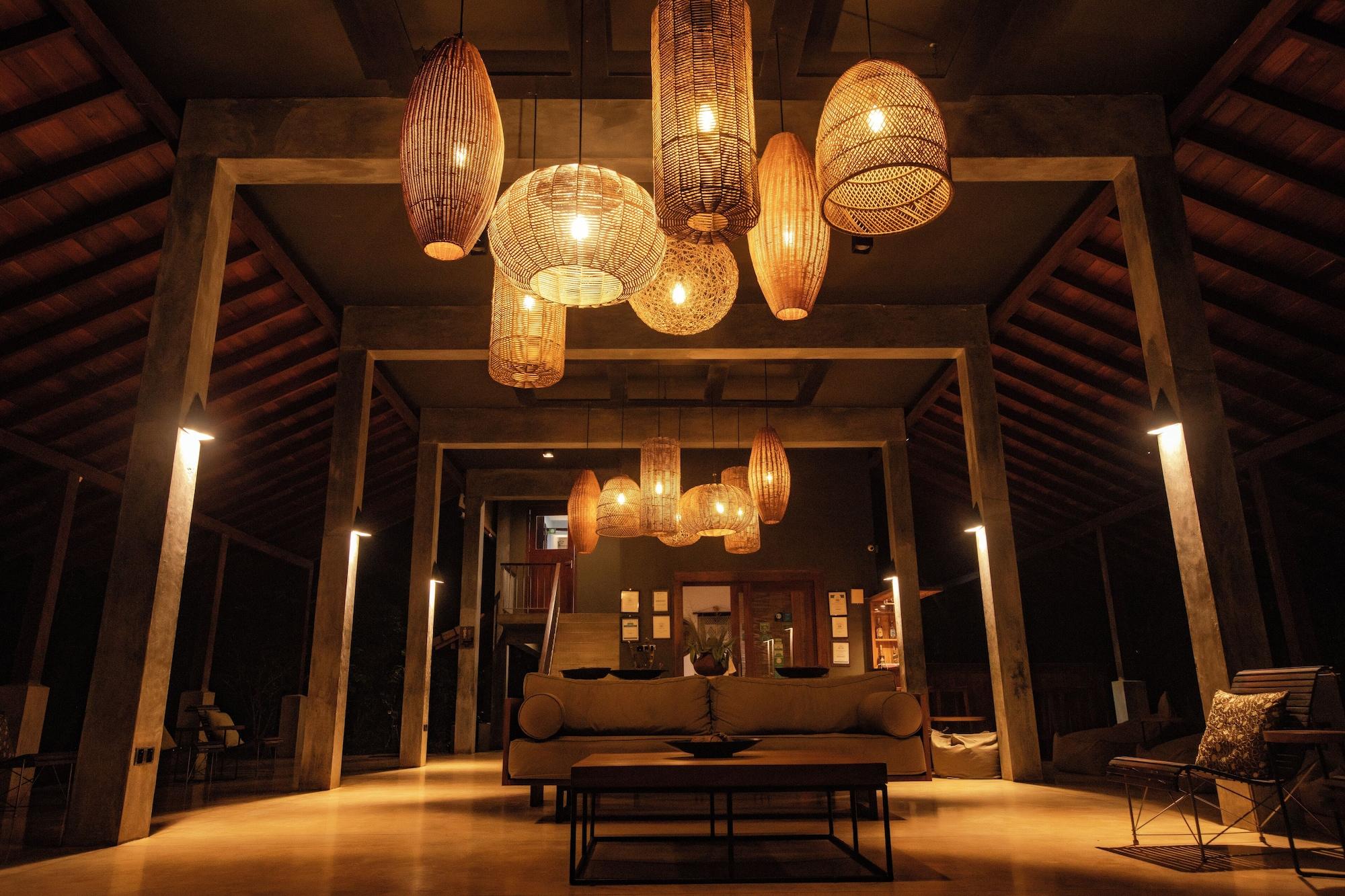 Vista Lobby Wild Grass Nature Resort