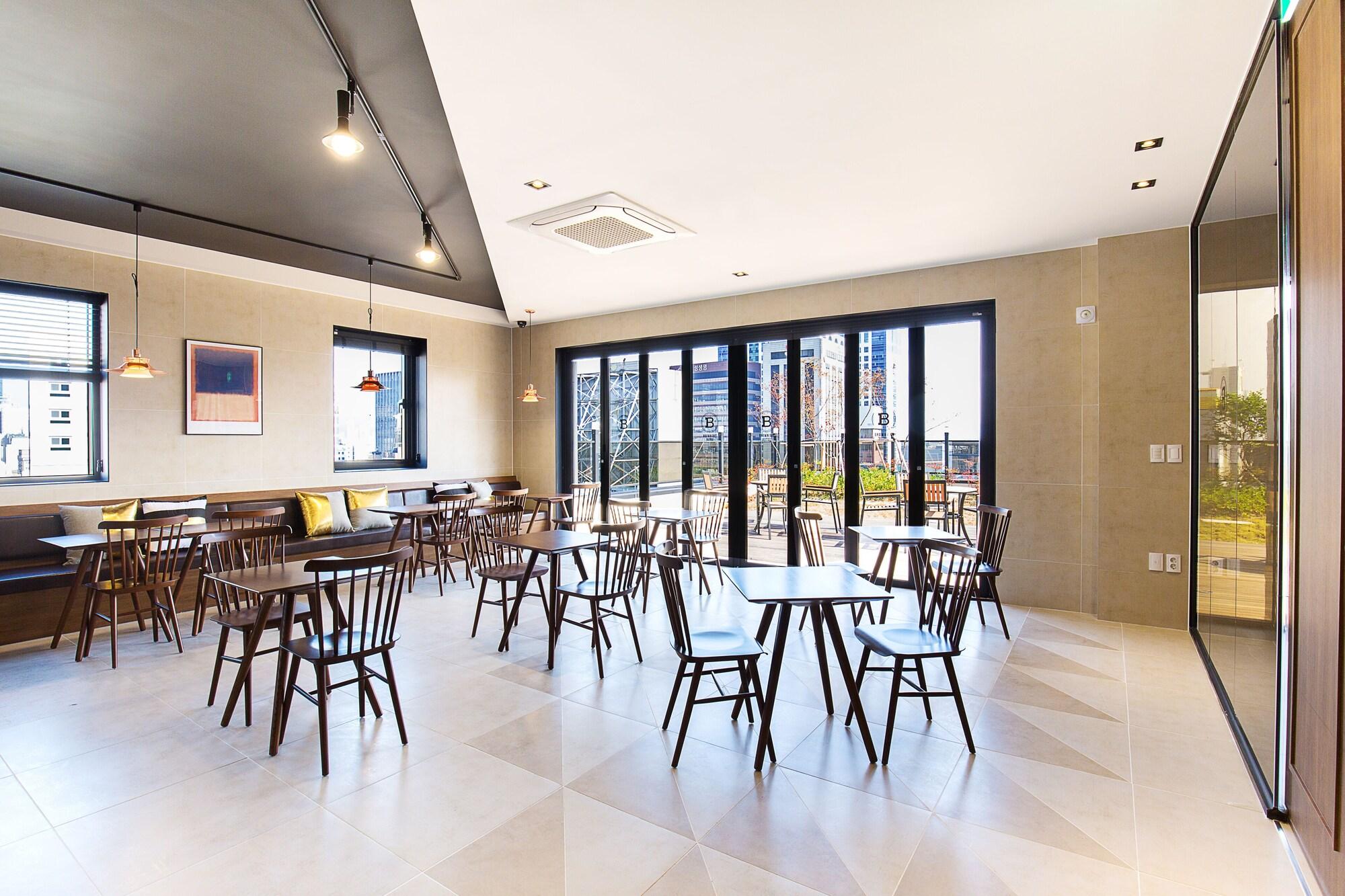 Sala de Reuniones Brown Dot Busan Station Sky Garden
