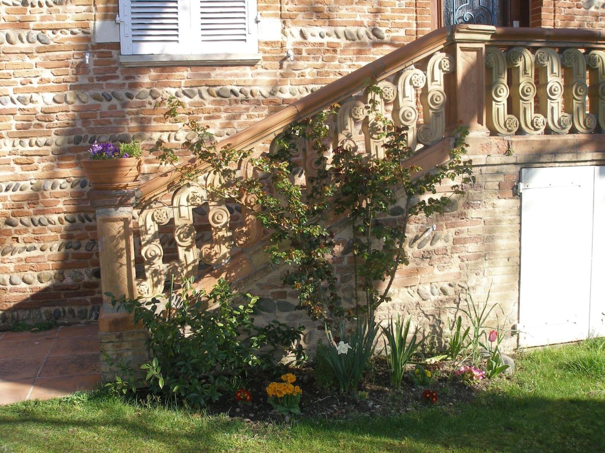 Vista Exterior La Villa des Violettes