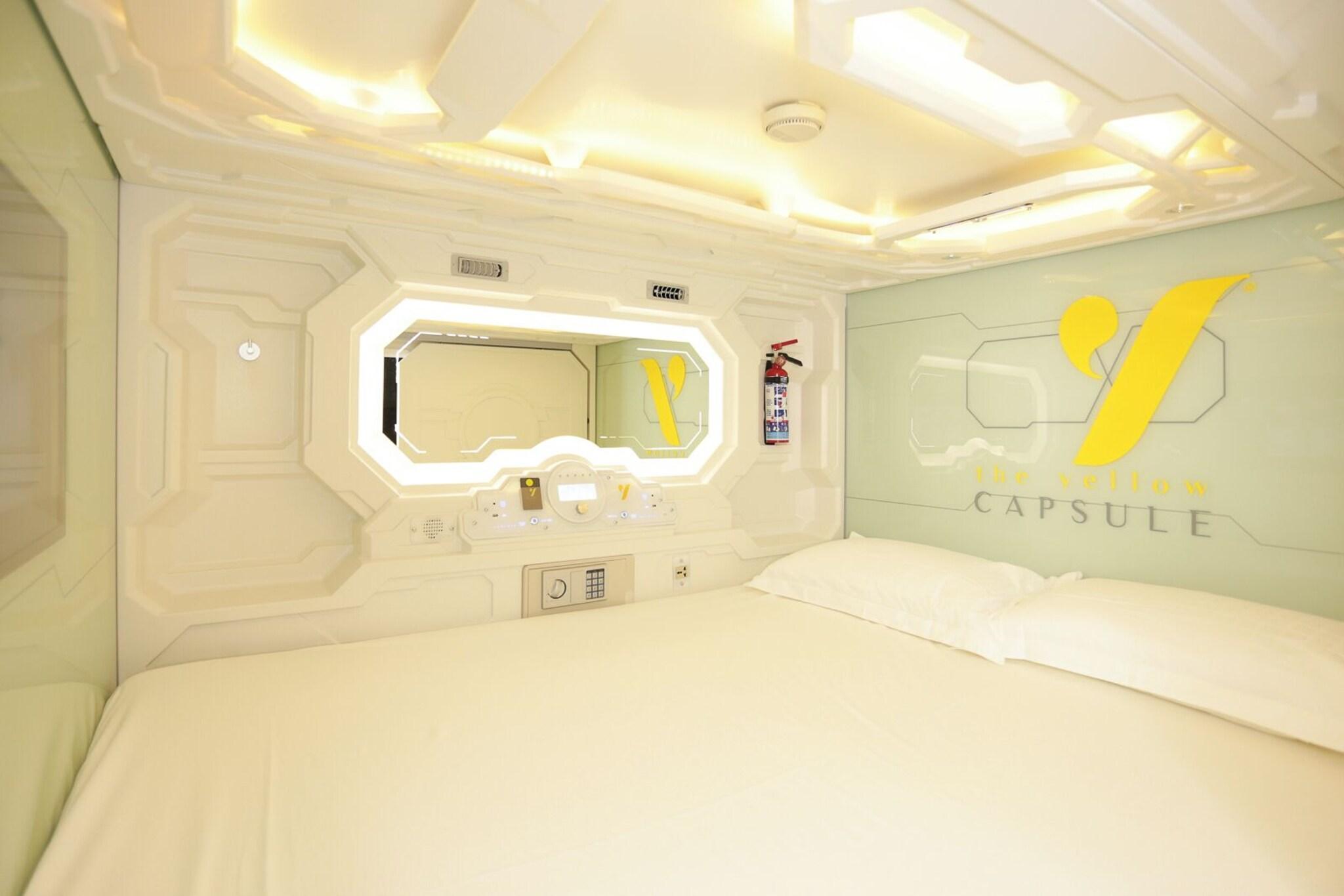 Vista Lobby The Yellow Capsule
