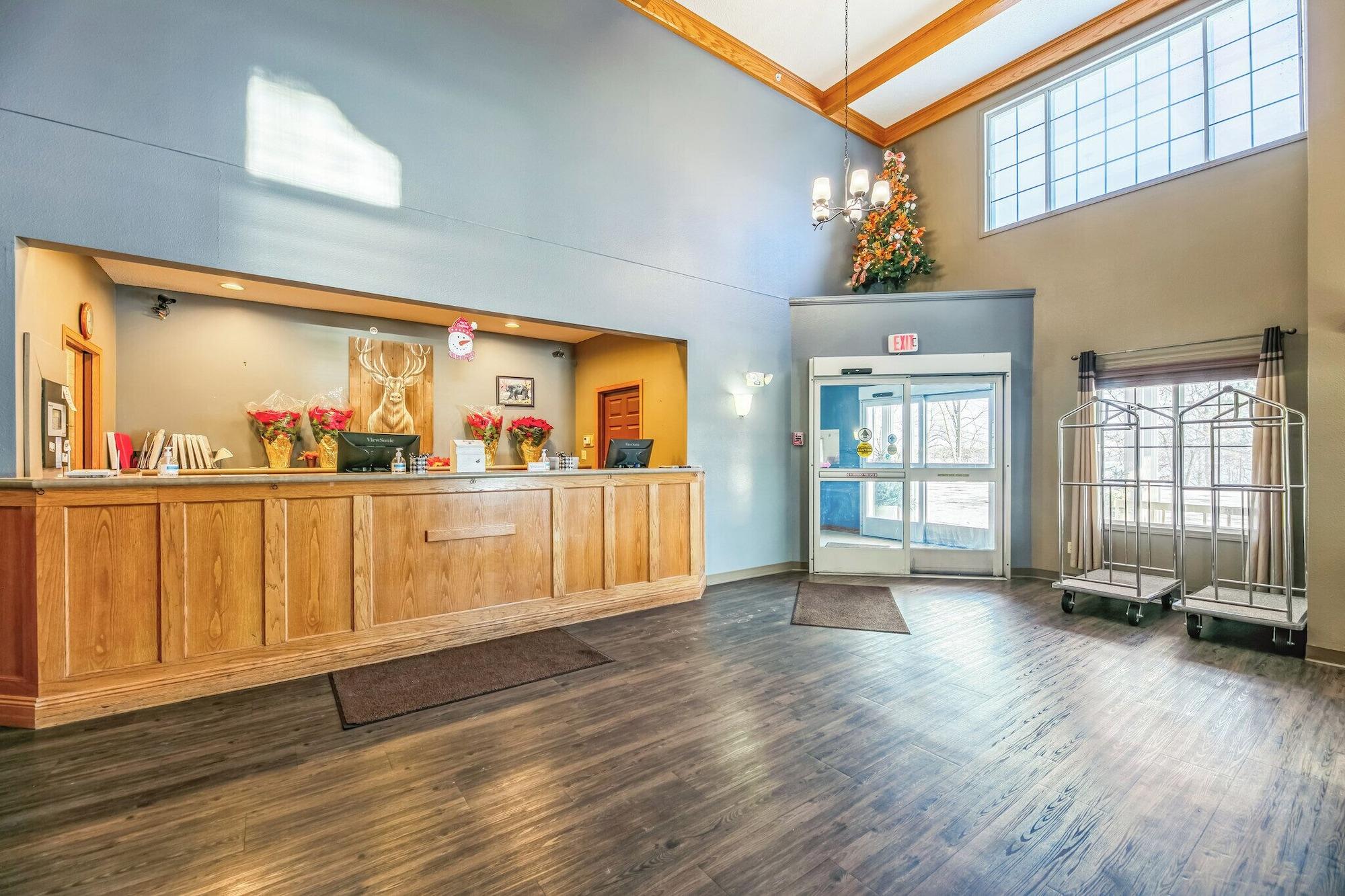 Vista Lobby Country Inn Walker
