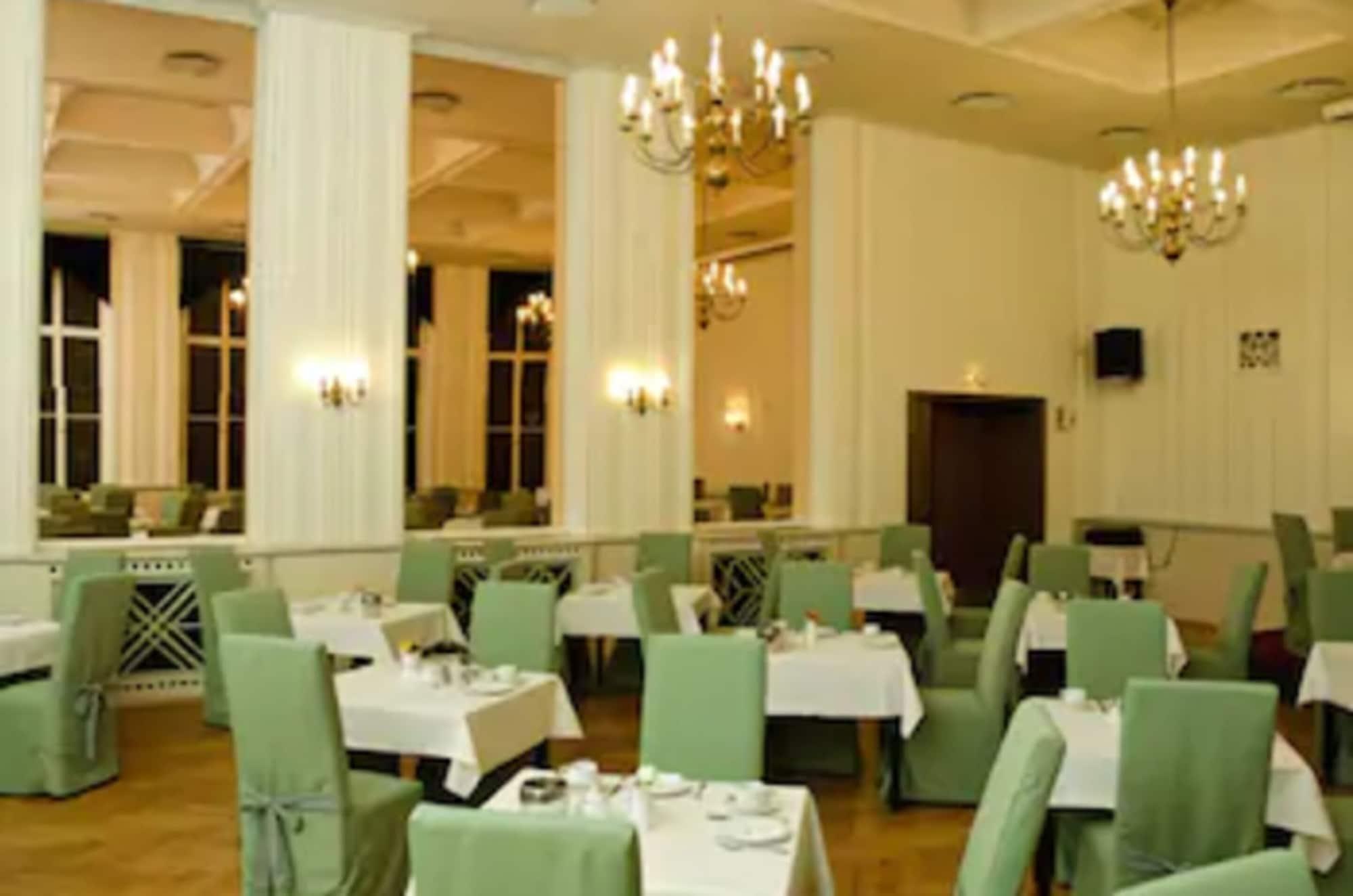 Salón de Baile Hotel Schwarzer Bär