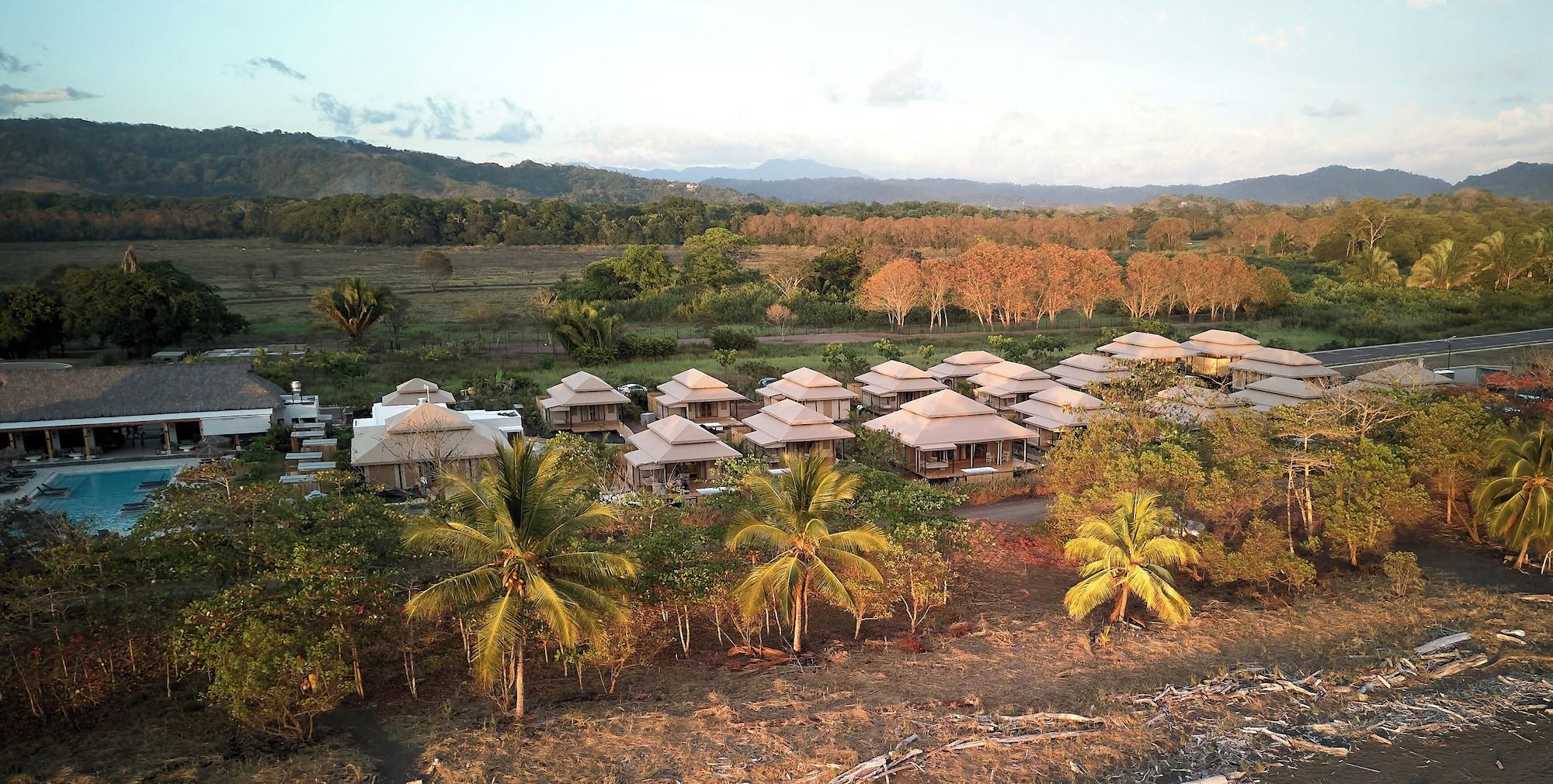 Varios Amarena Luxury Tent Village