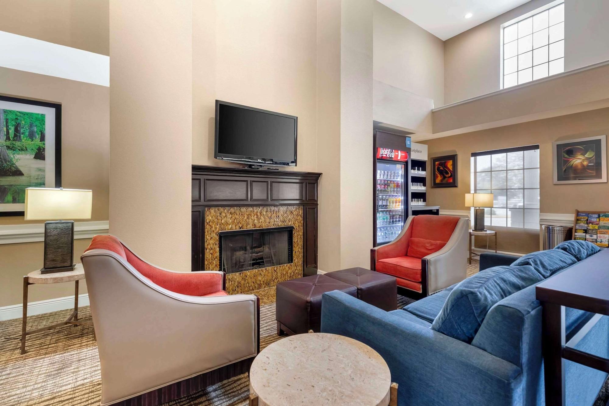 Vista Lobby Comfort Suites Port Allen - Baton Rouge