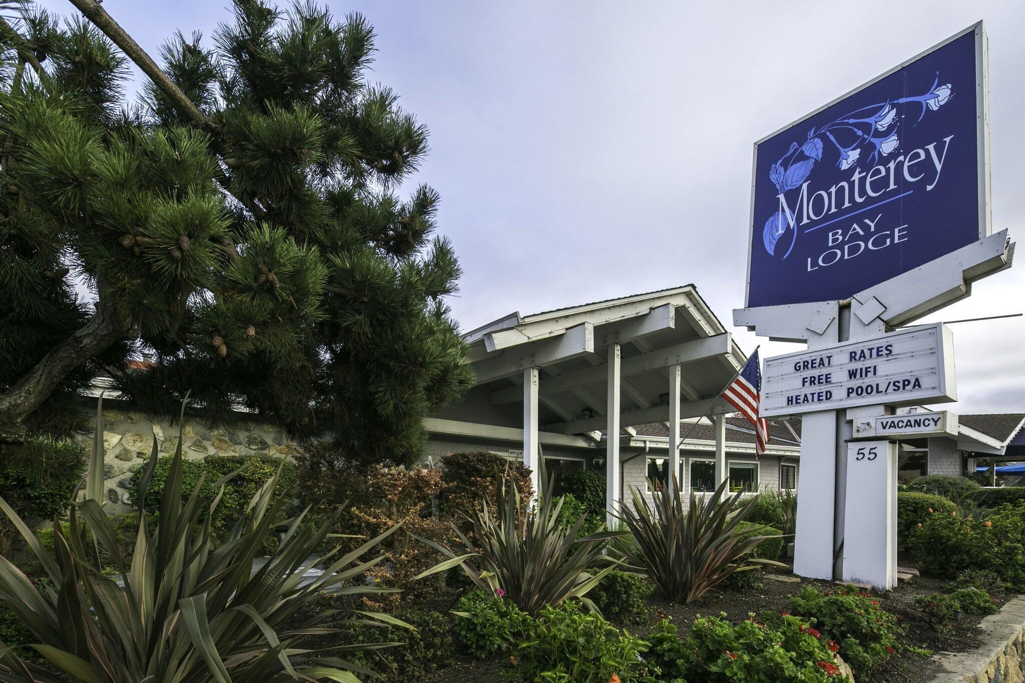 Varios Monterey Bay Lodge