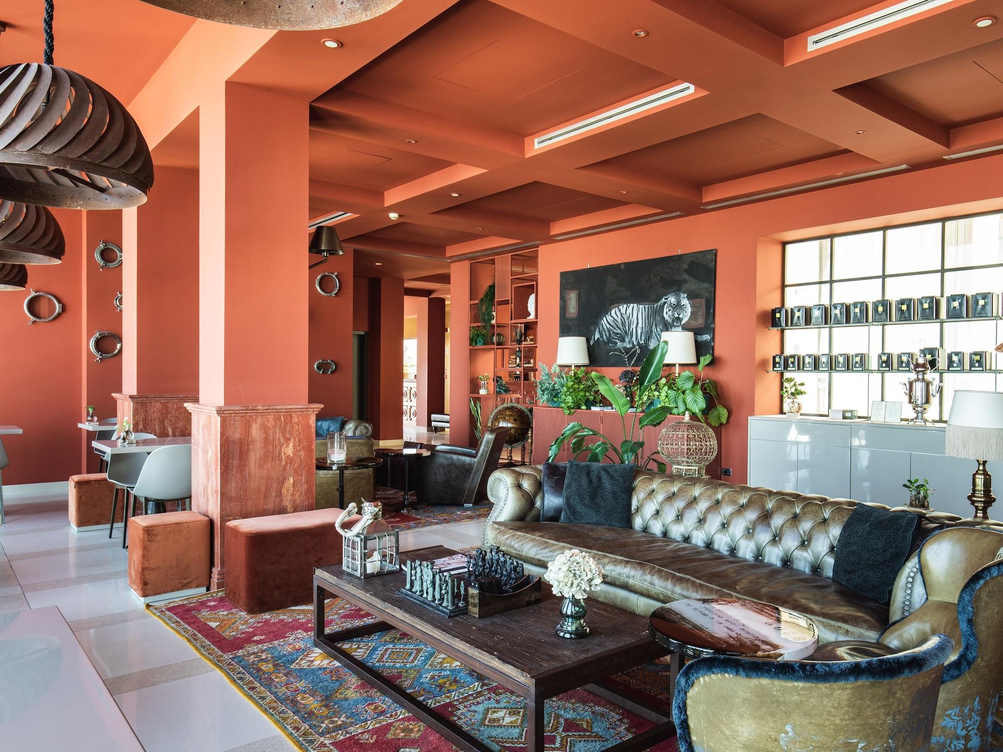 Vista Lobby SeePort Hotel