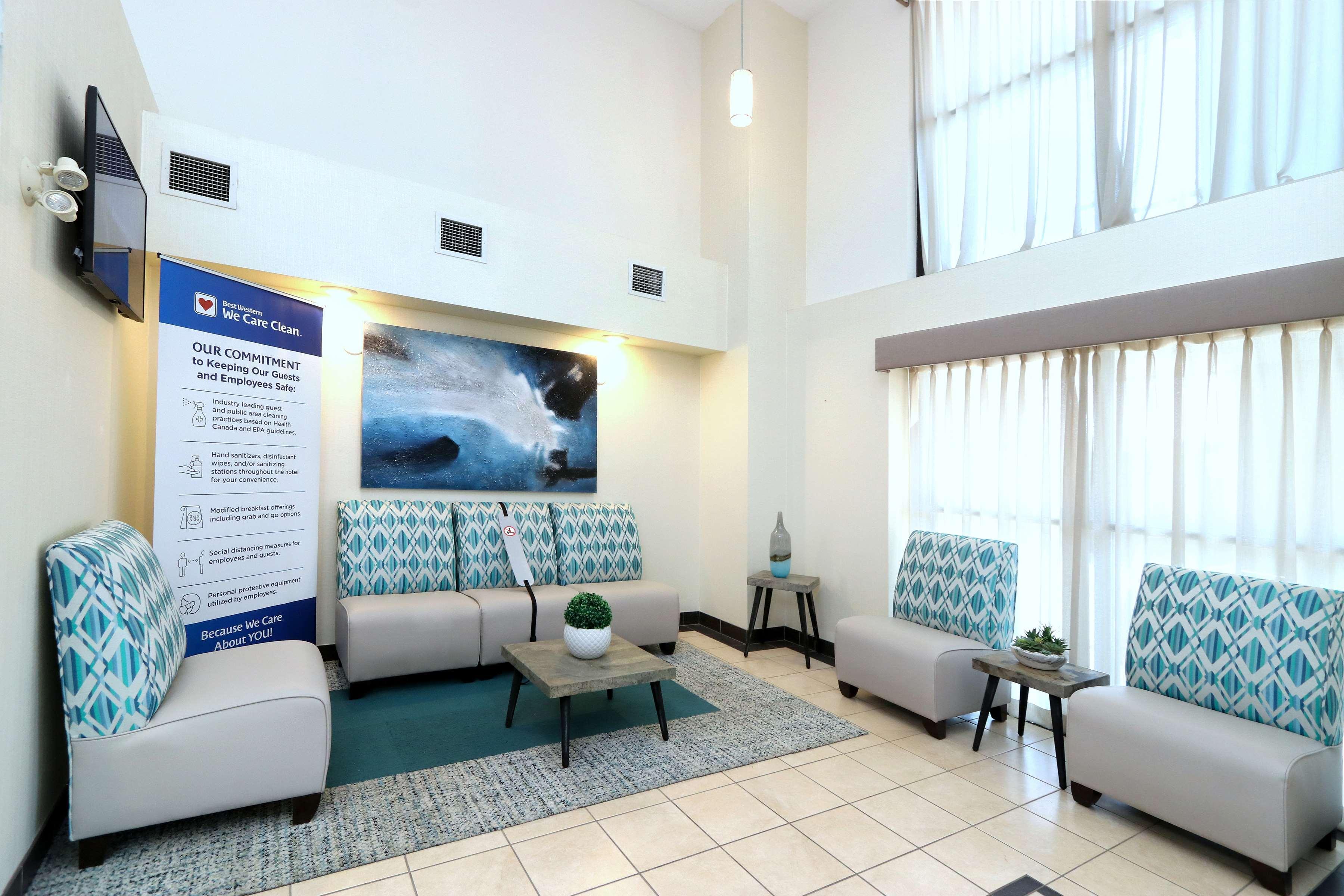Vista Lobby Best Western Halton Hills