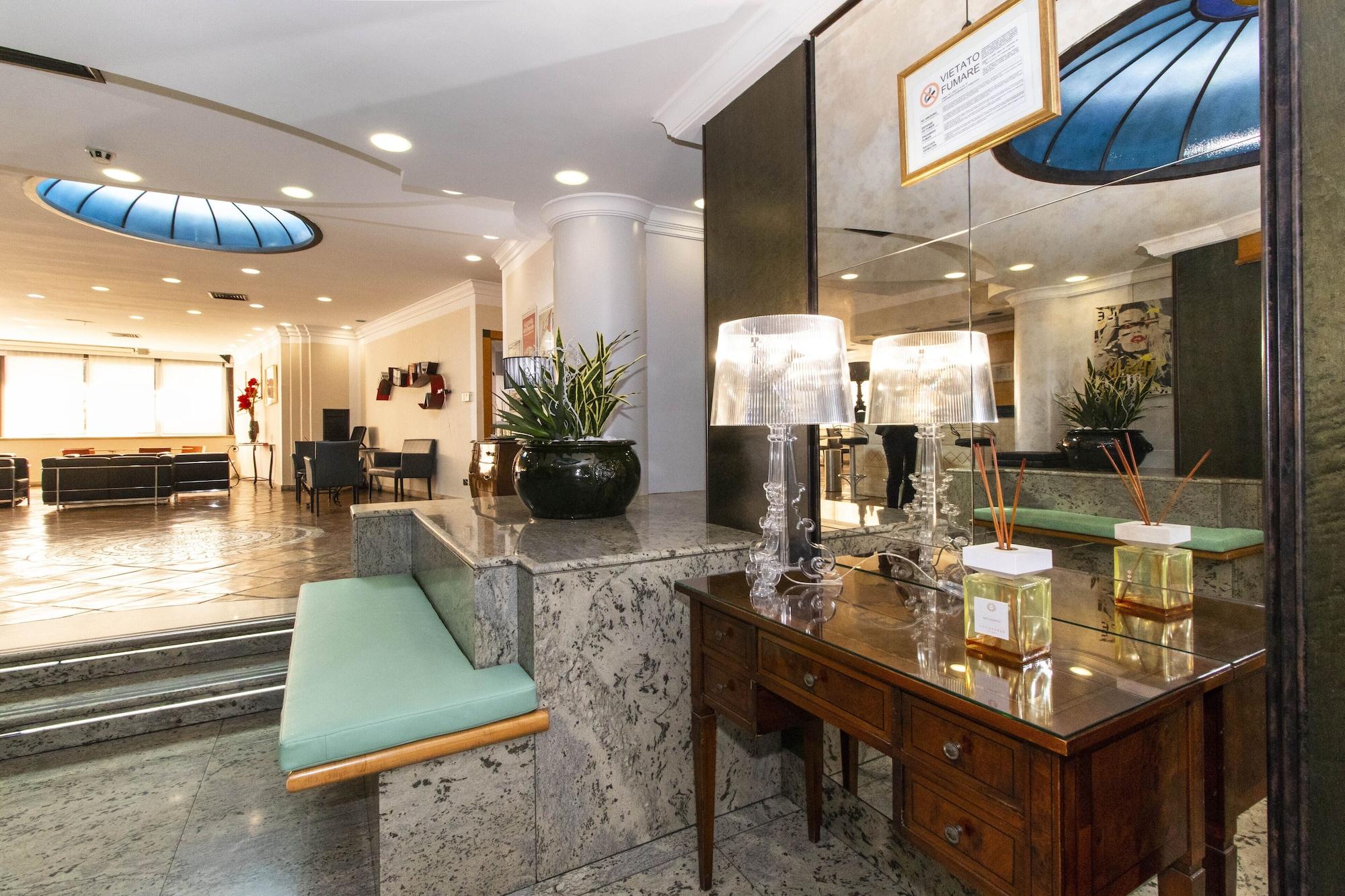 Bar/Salón Hotel Turin Royal