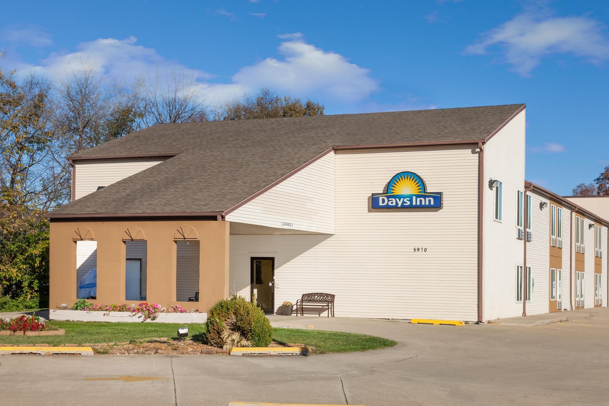 Vista Exterior Days Inn by Wyndham Springfield