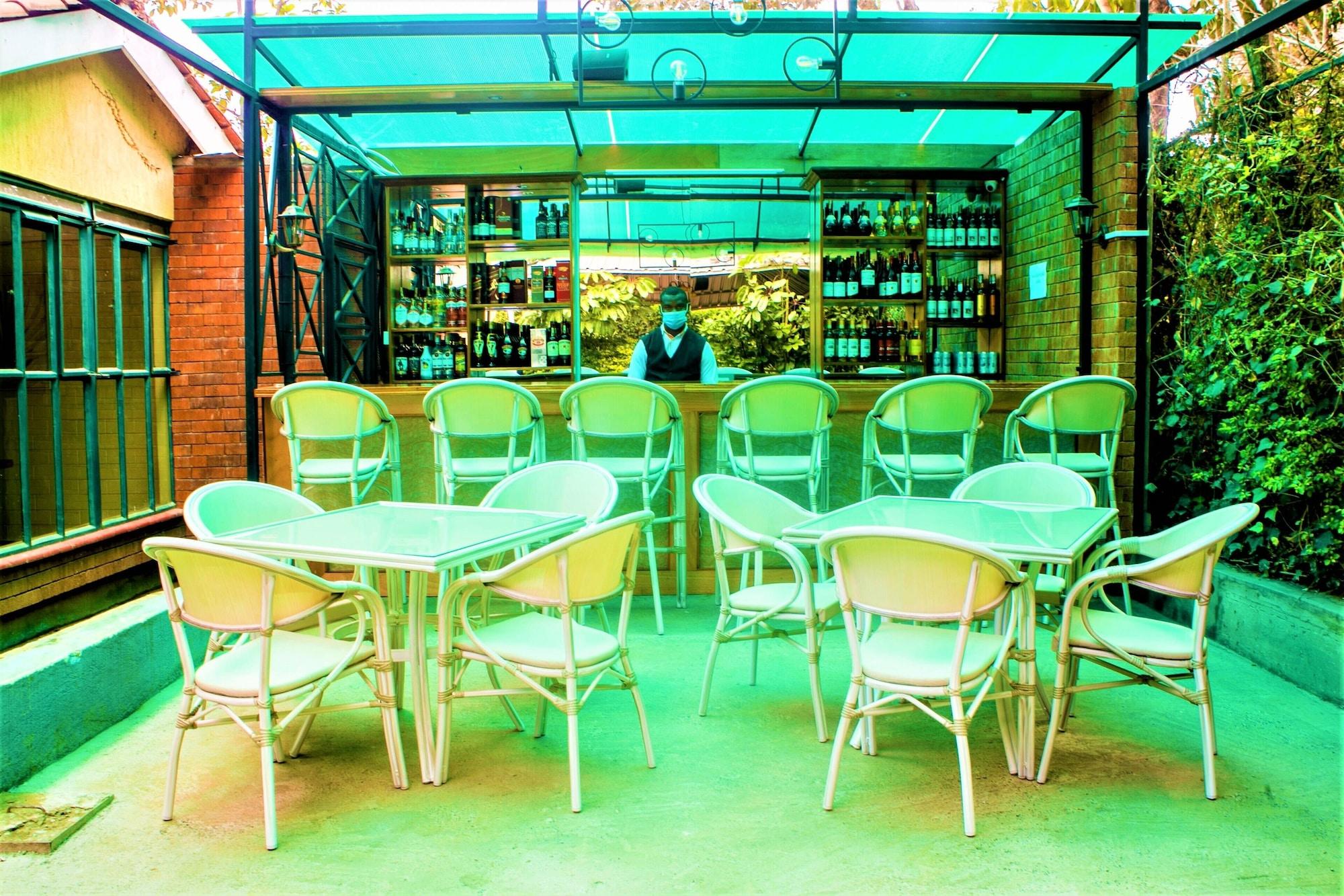 Bar/Salón Leon Villas Guest House