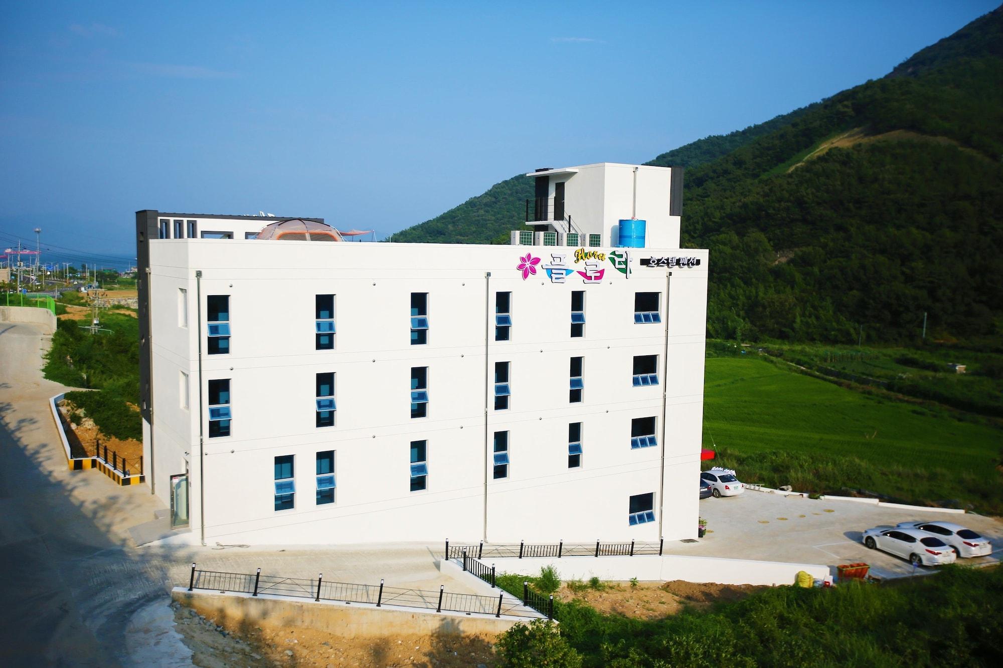 Vista Exterior Flora Hostel Pension