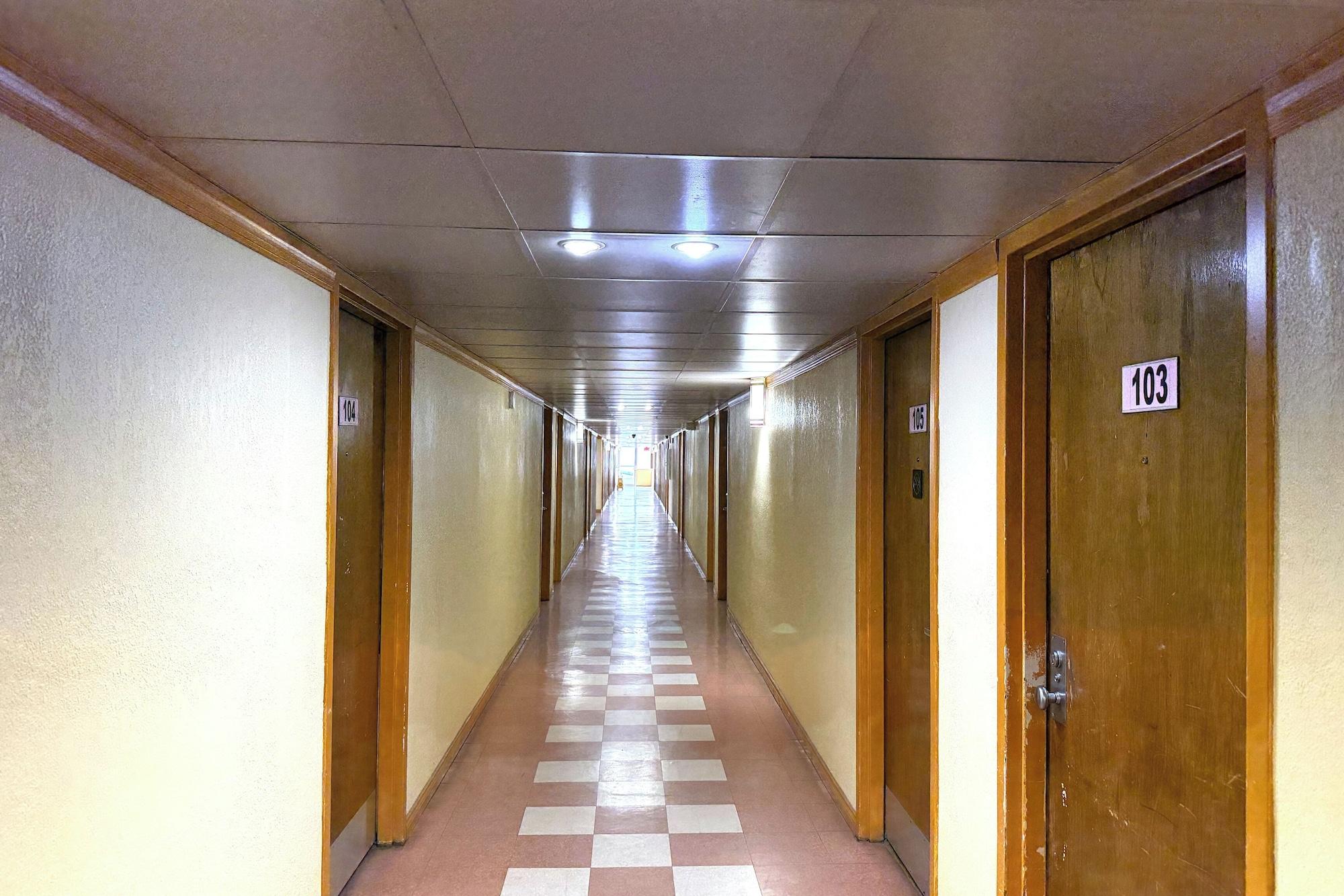 Vista Lobby Red Carpet Inn & Suites Lima