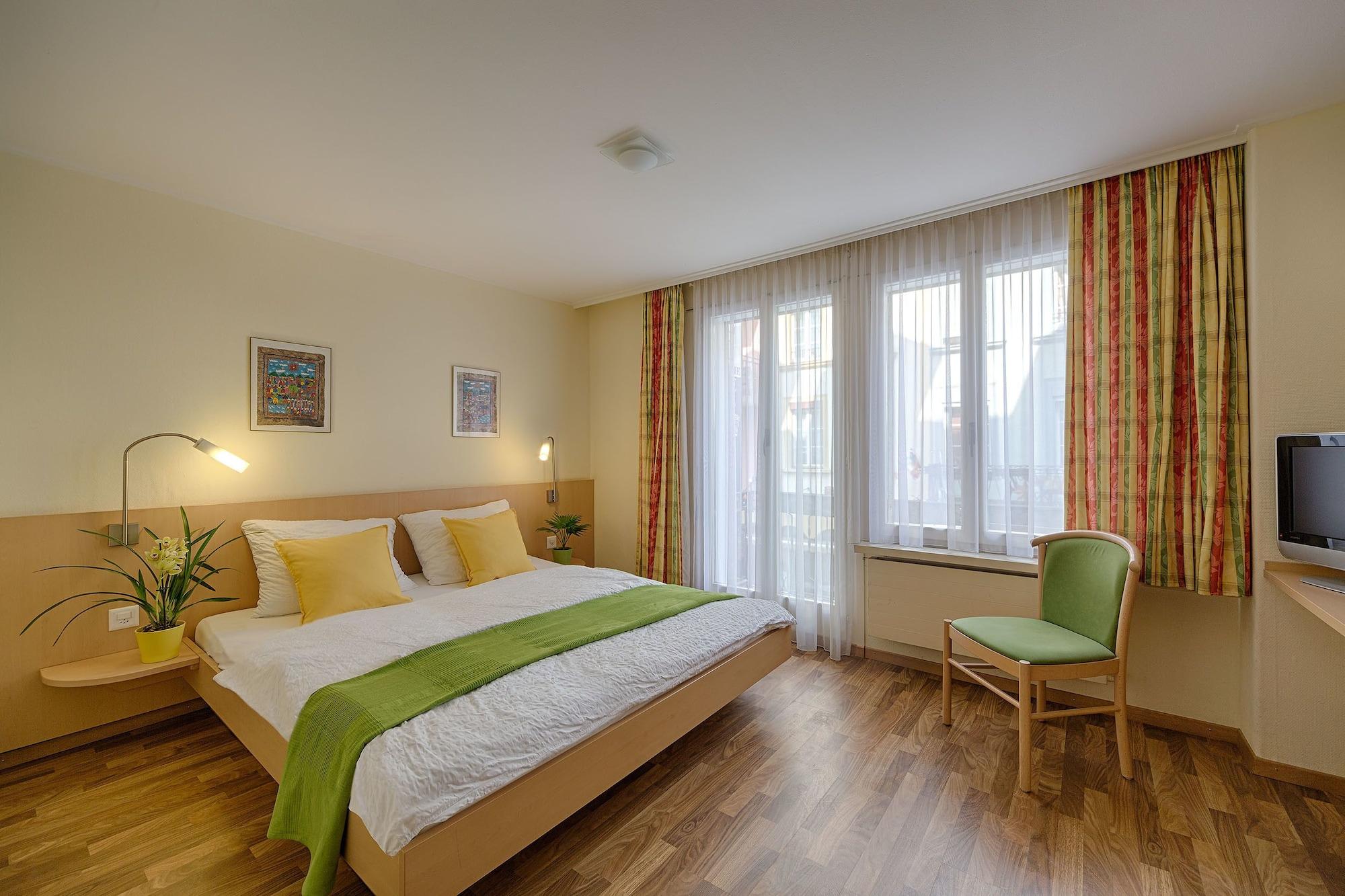 Varios Hotel Blume