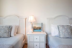 Renta Vacacional - Modern 2-bed Apt Near Beach In St. Lawrence Gap 2 Bedroom Apts by Bluescape