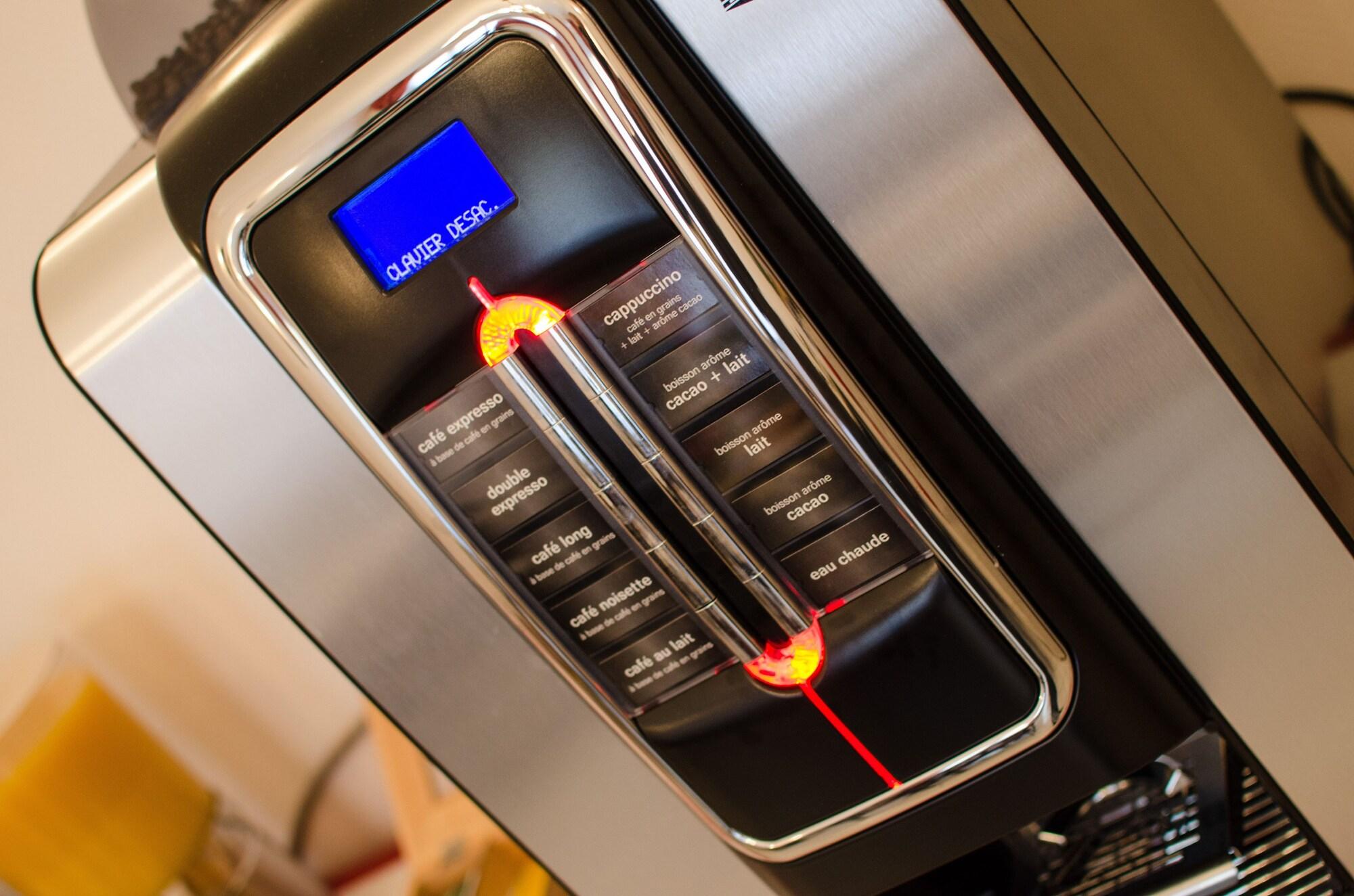 Bar/Salón Hotel Paris Bruxelles