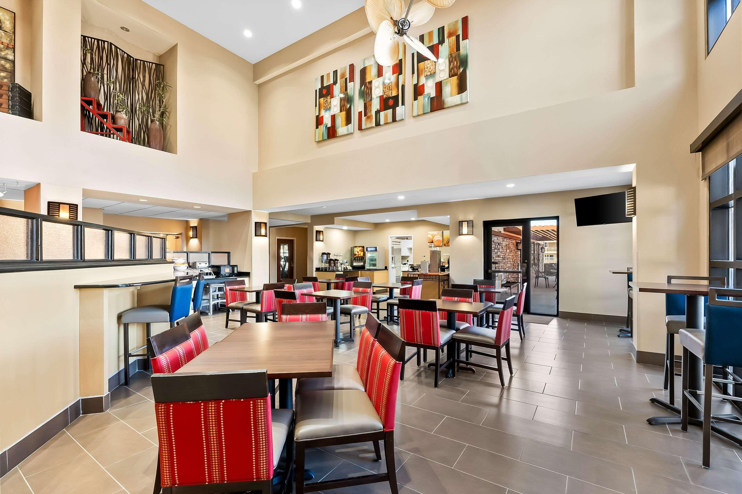Restaurant Comfort Suites Panama City Near Tyndall Afb