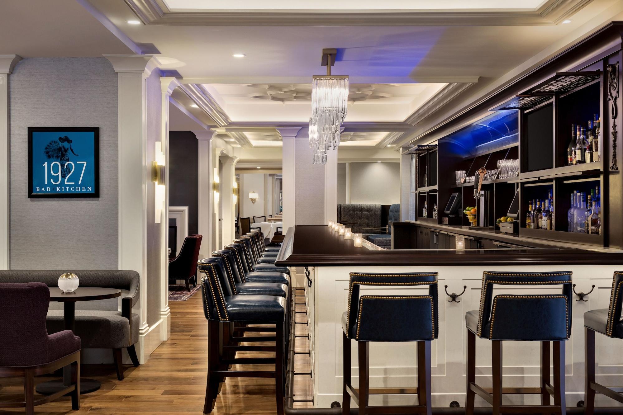 Restaurant Hilton Checkers Los Angeles