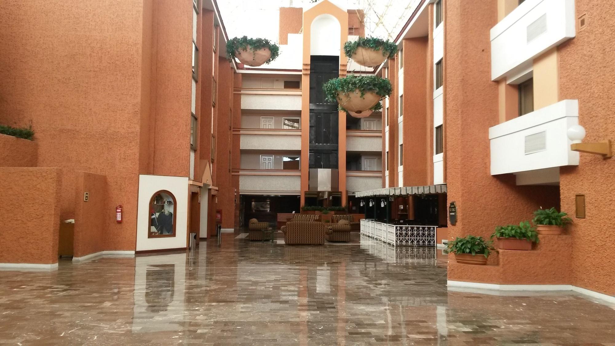 Vista Lobby Country Plaza
