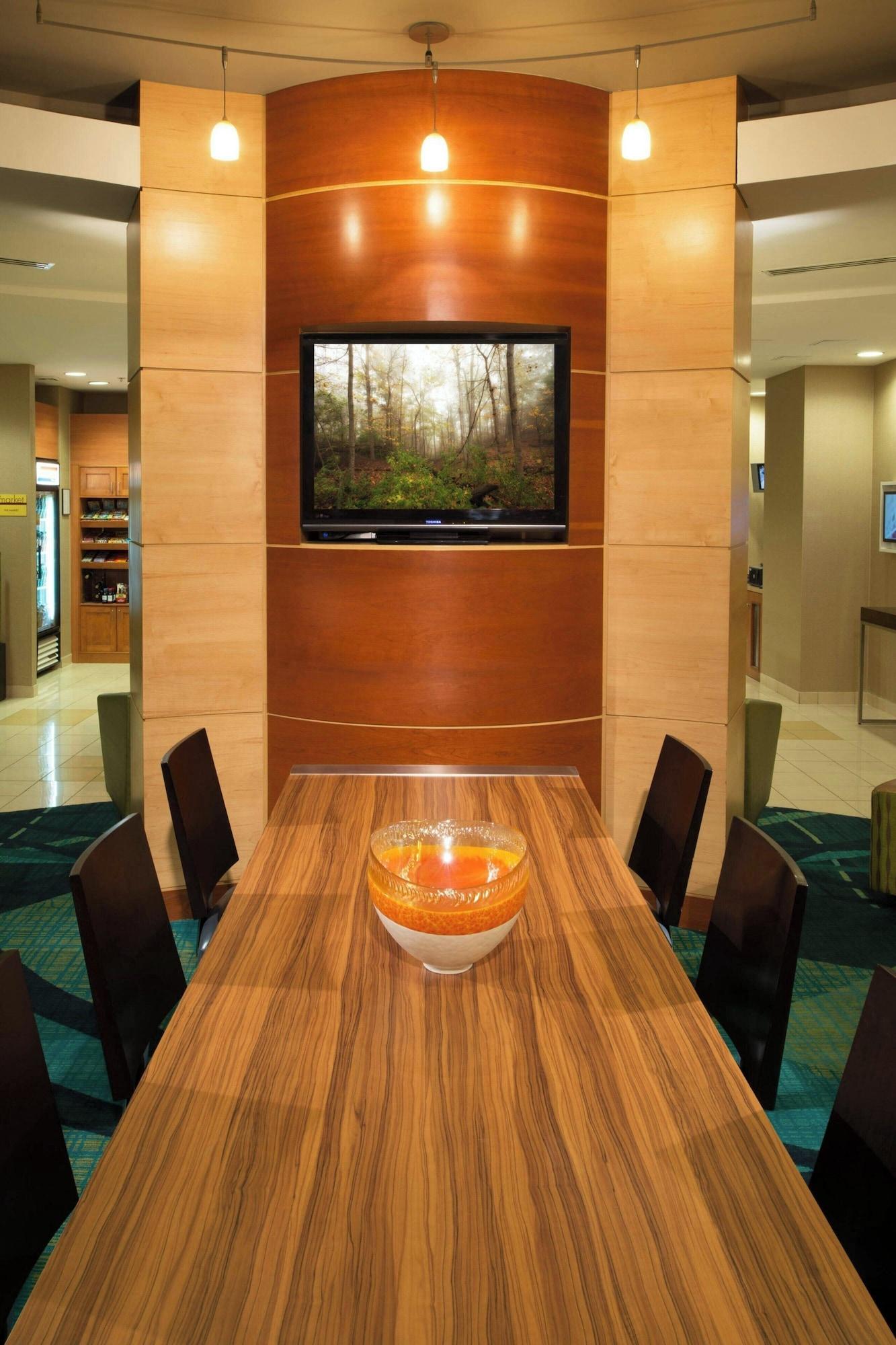 Vista Lobby SpringHill Suites by Marriott Annapolis