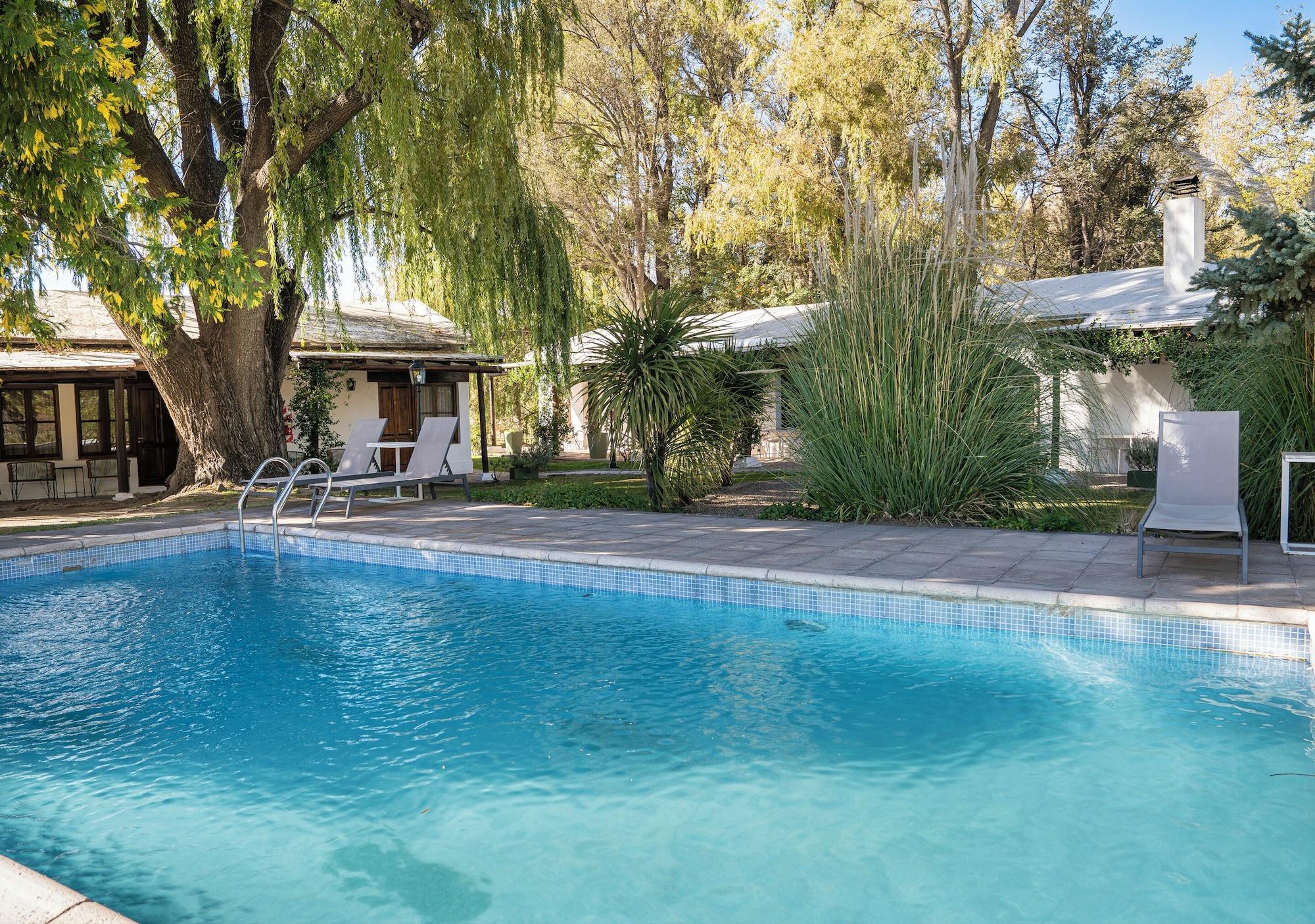 Vista Piscina Postales Finca & Bodega by DOT Boutique