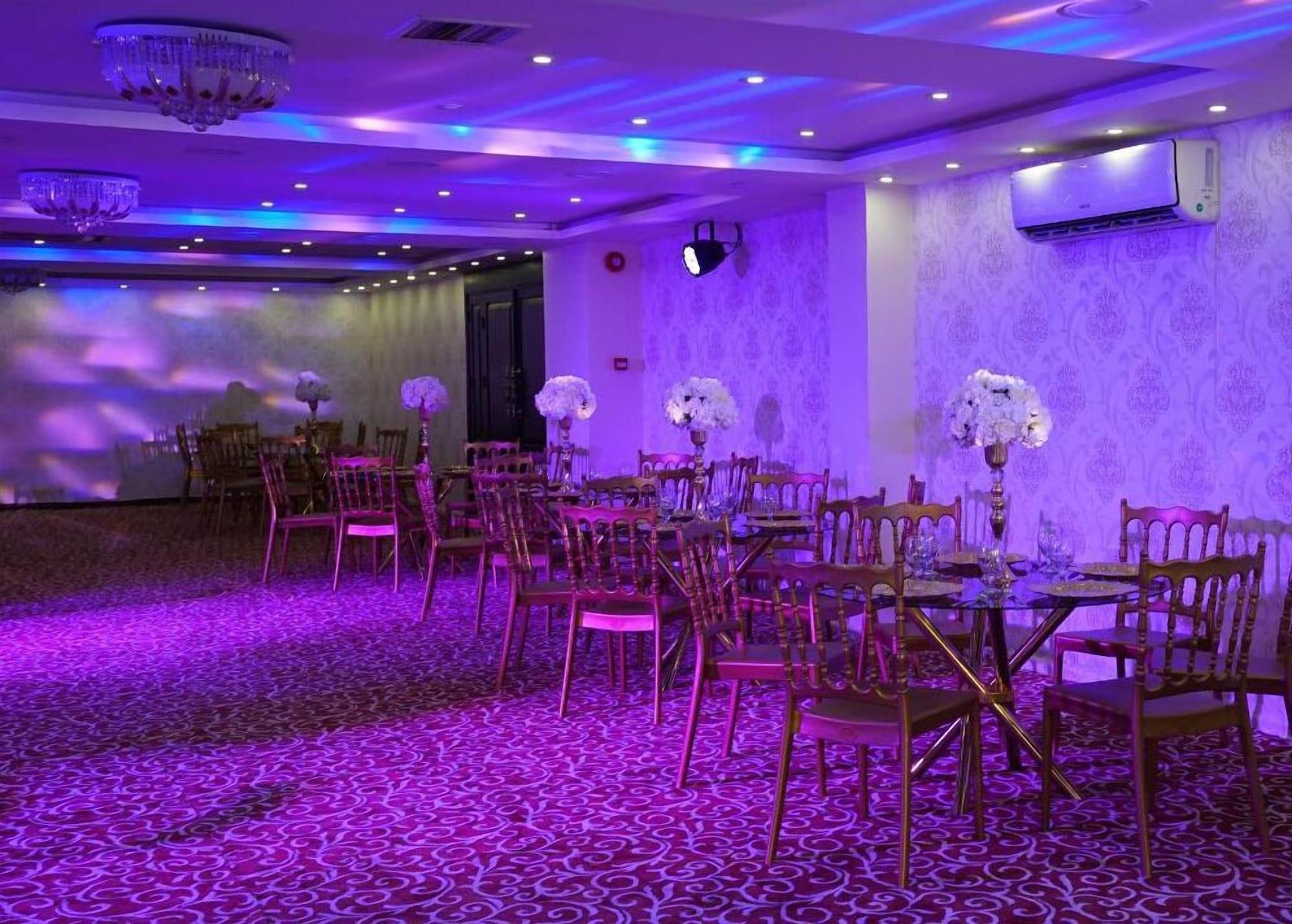 Sala de Reuniones New MerryLand Hotel