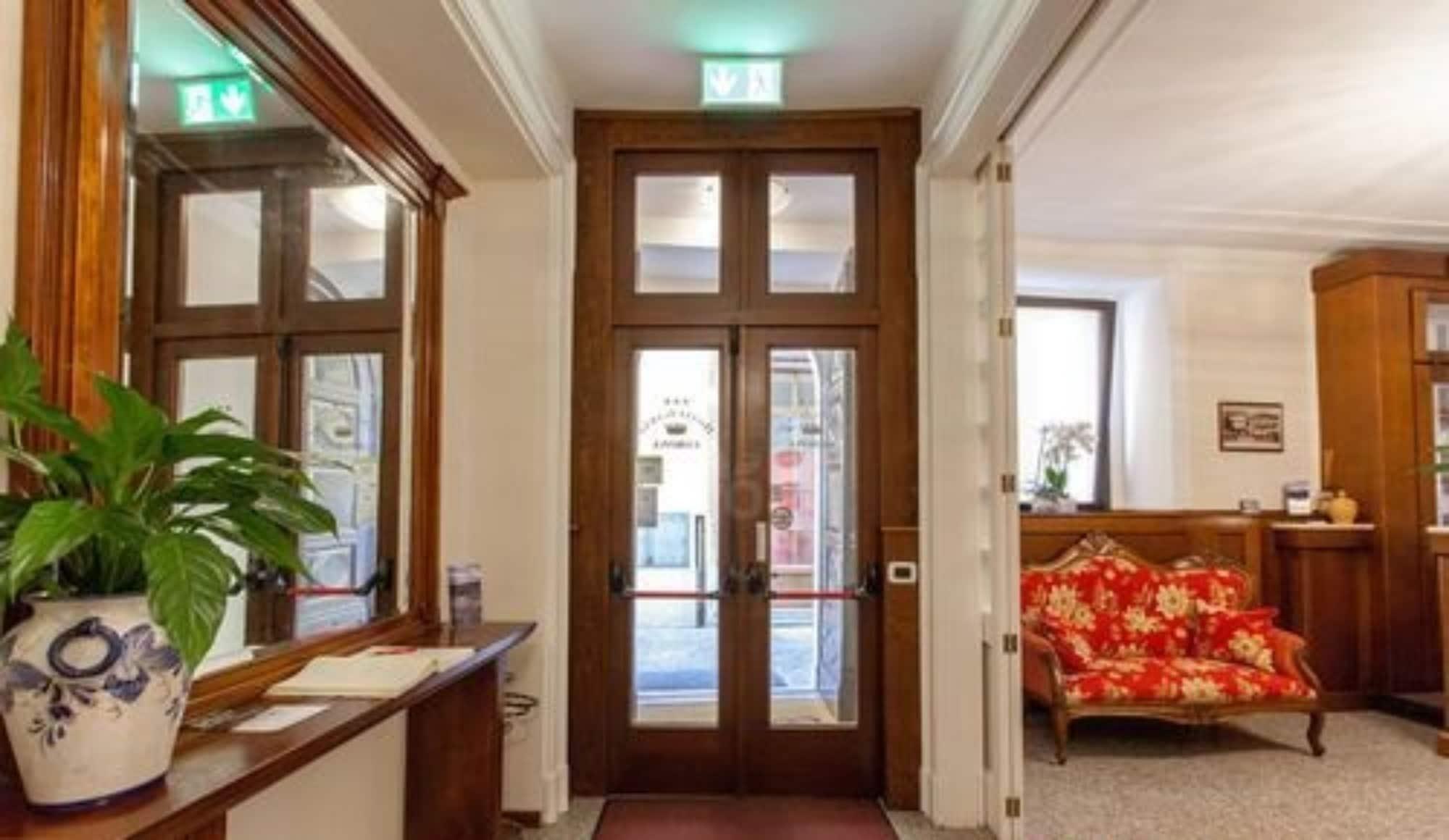 Vista Lobby Hotel Garni Corona
