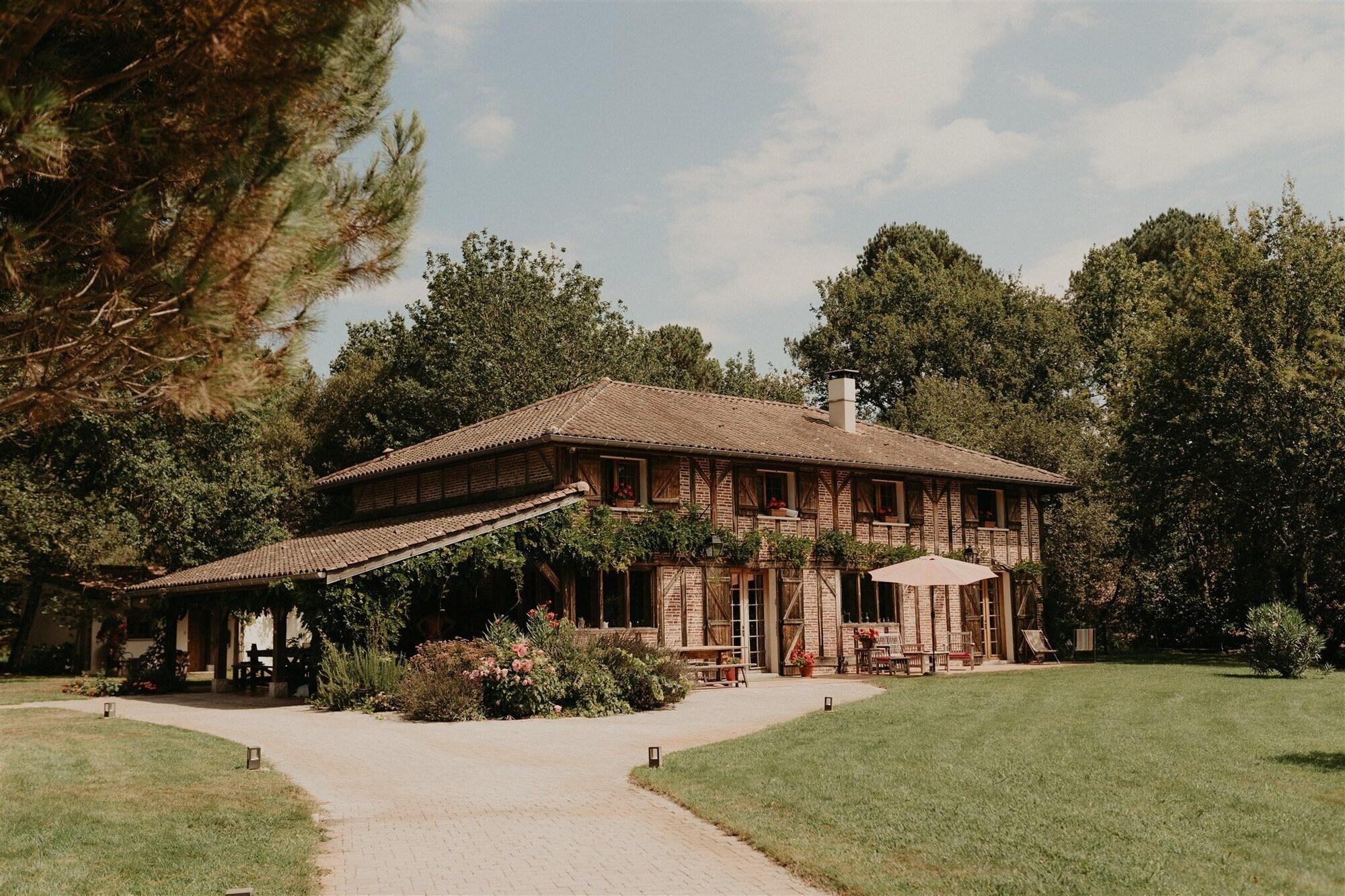 Varios Le Domaine de Petiosse