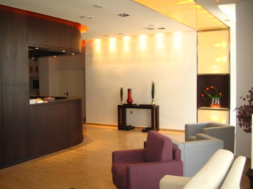 Vista Lobby Puerta de Ocaña