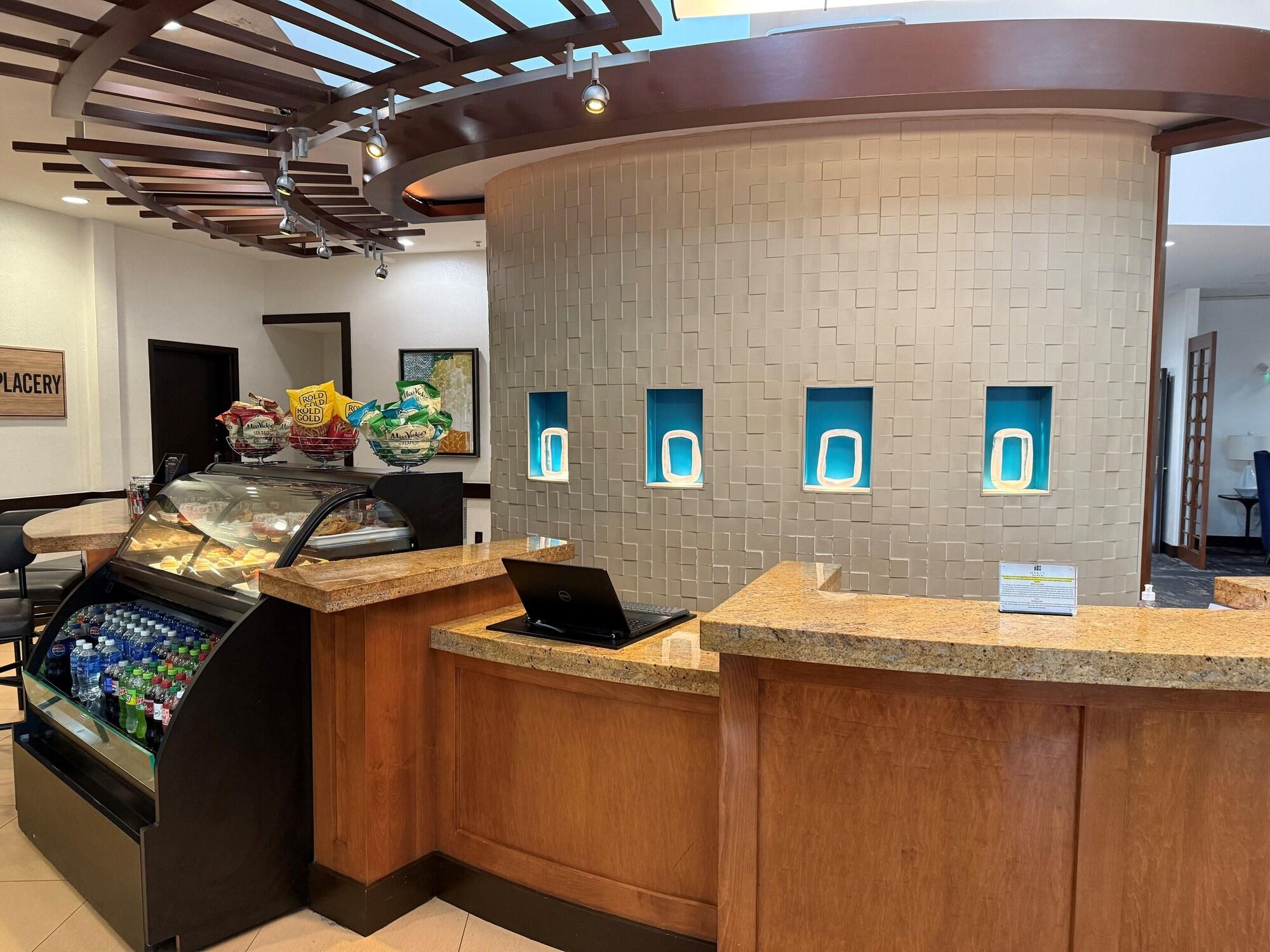 Vista Lobby Hyatt Place Fort Myers/at The Forum