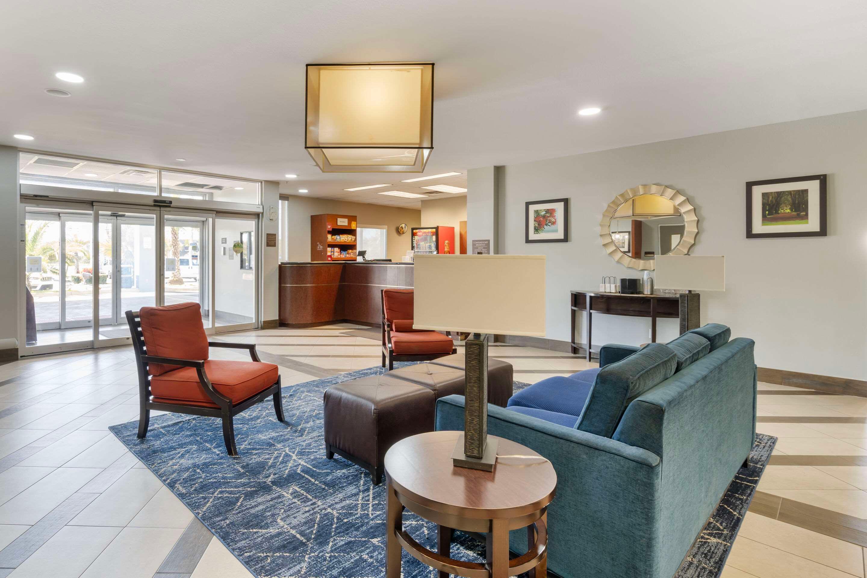 Vista Lobby Comfort Suites West Jacksonville