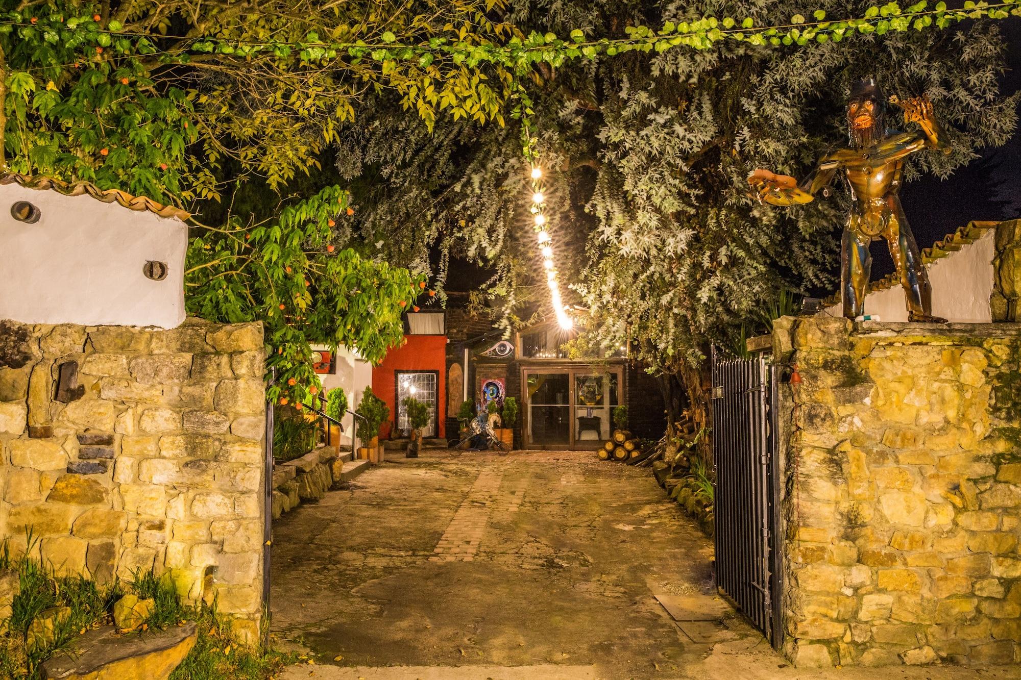 Vista Exterior LA COLINA Hotel Cottage