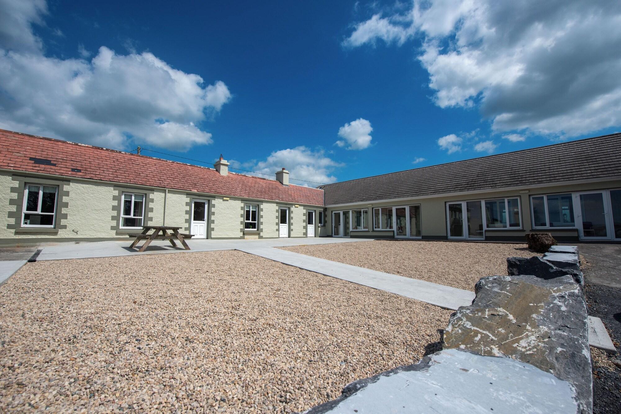 Vista Exterior Greenfield Lodge Hotel Bar & Bistro