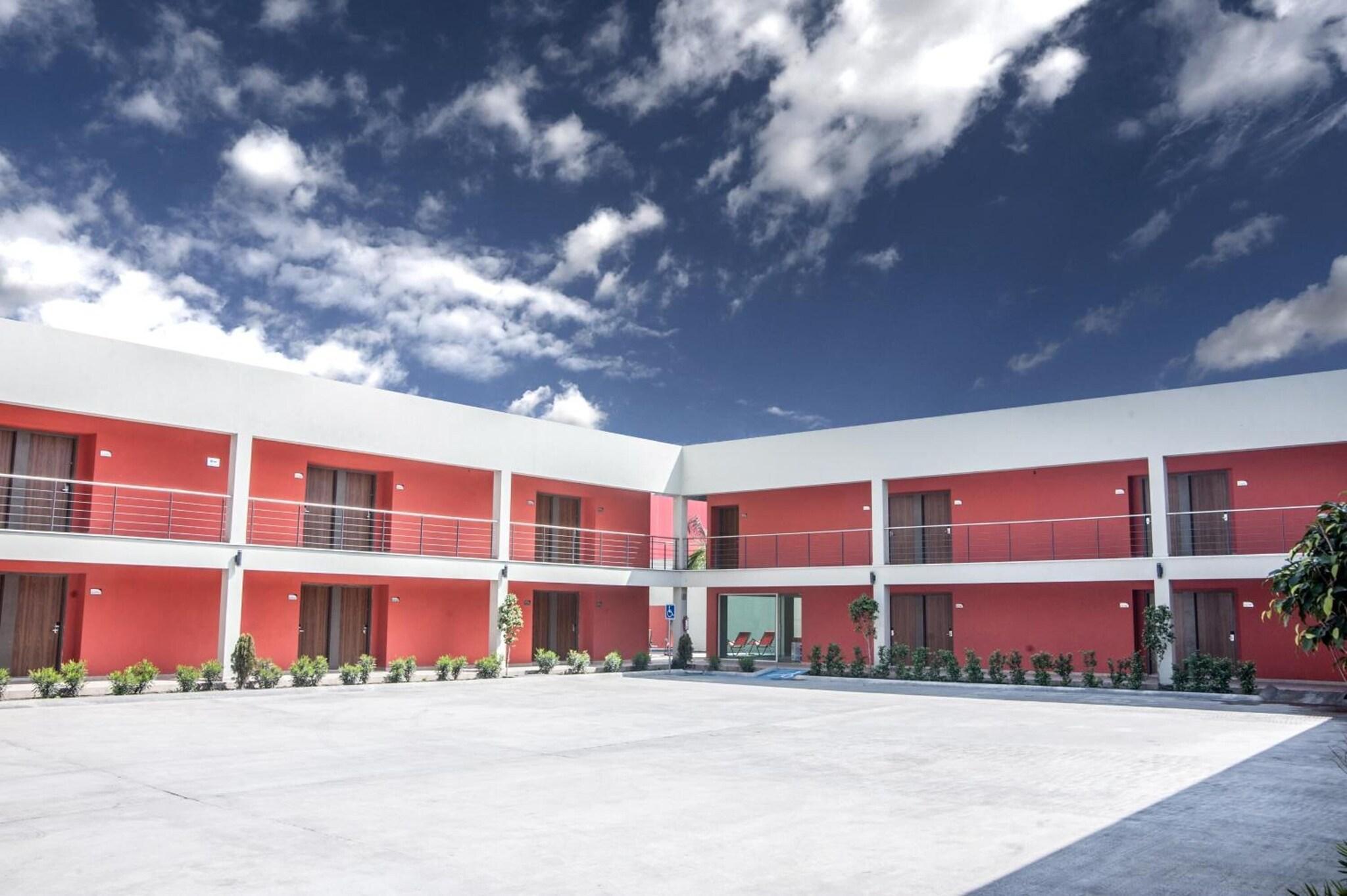 Vista Exterior MBM Red Sun